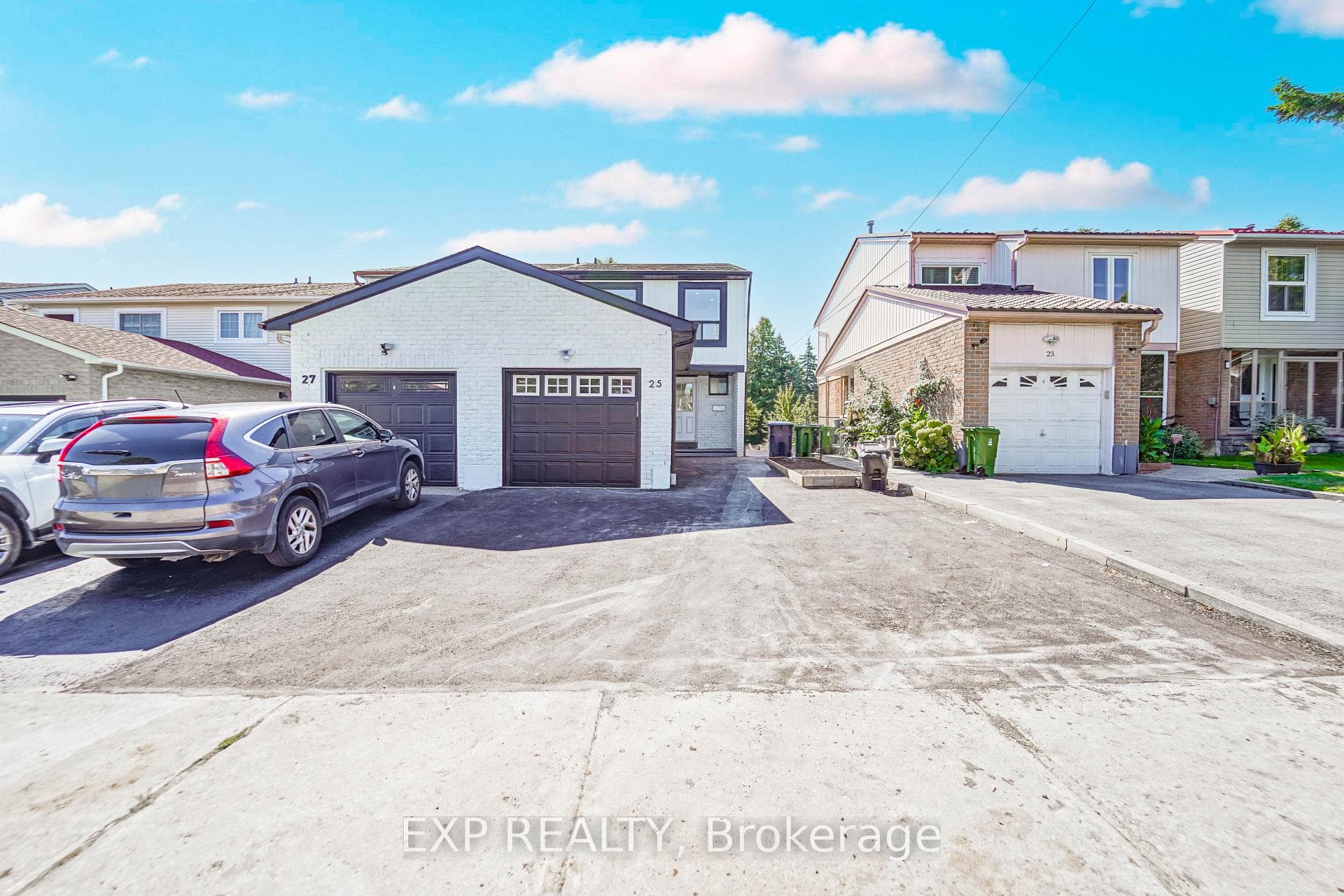 25 Nabob Crescent photo 3