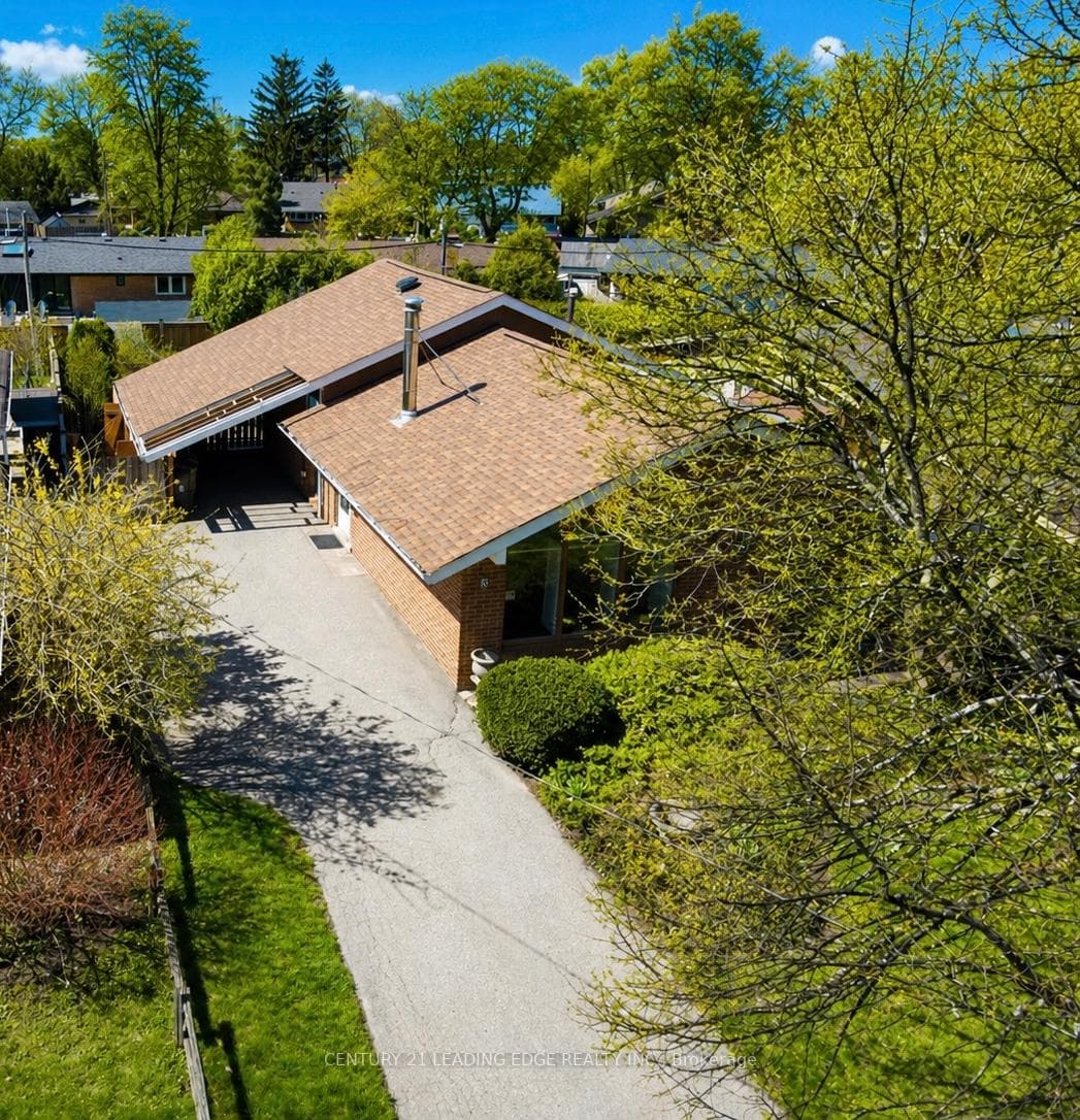 8 Oakley Boulevard photo 3