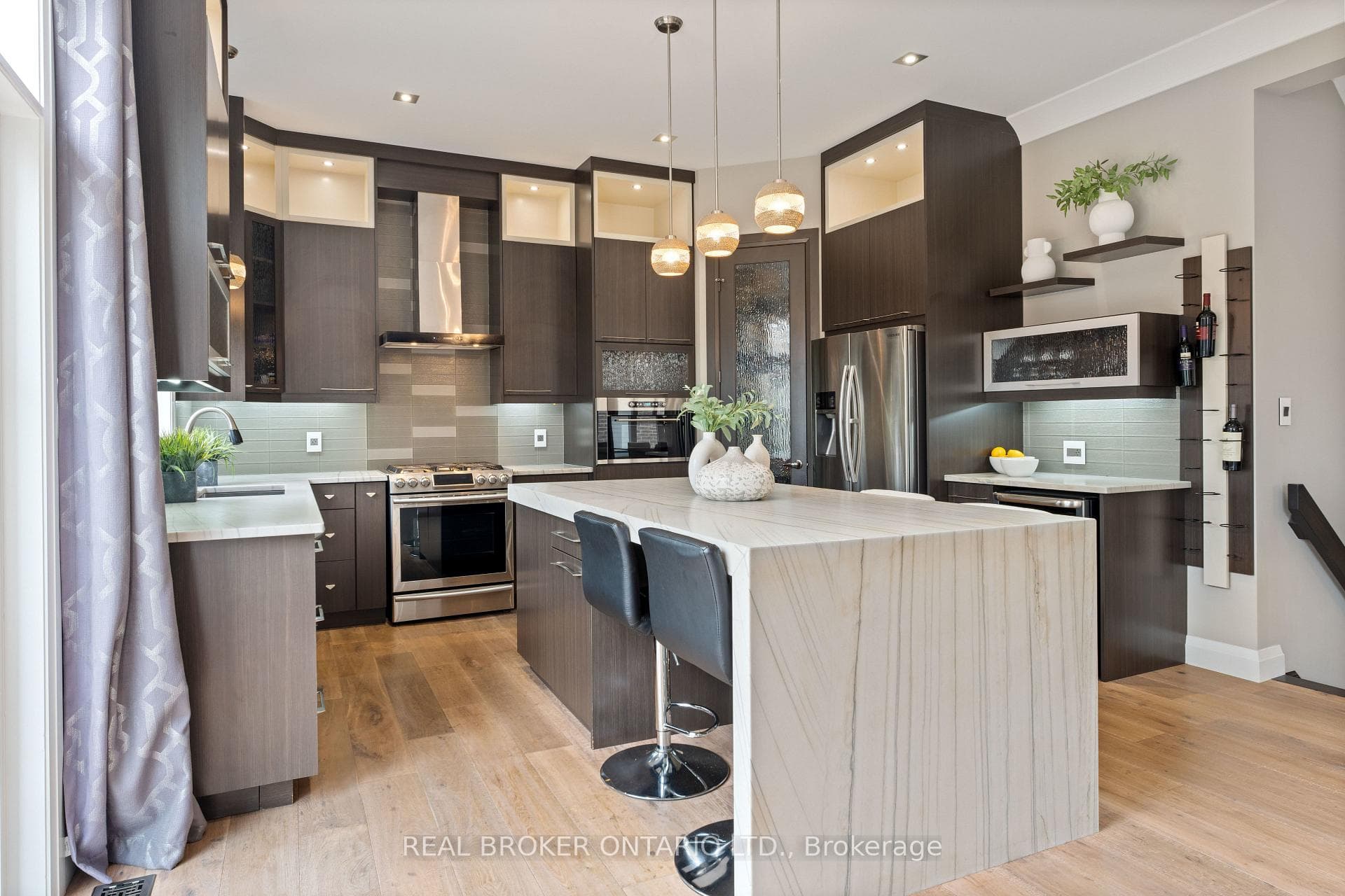 56 Valleyscape Drive photo 8