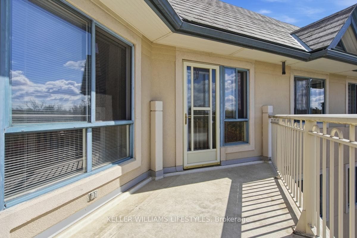 511 Gainsborough Road Unit 403 photo 22