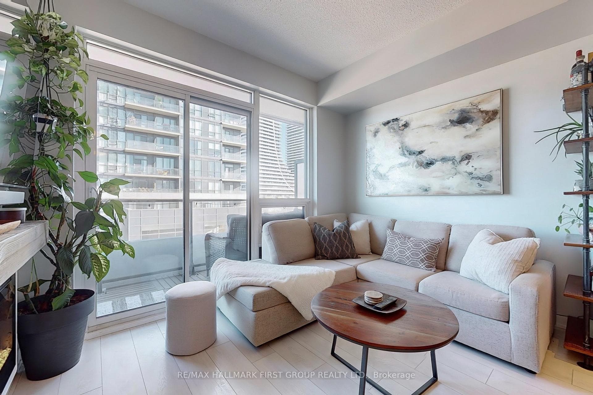 2212 Lakeshore Boulevard Unit 713 photo 4
