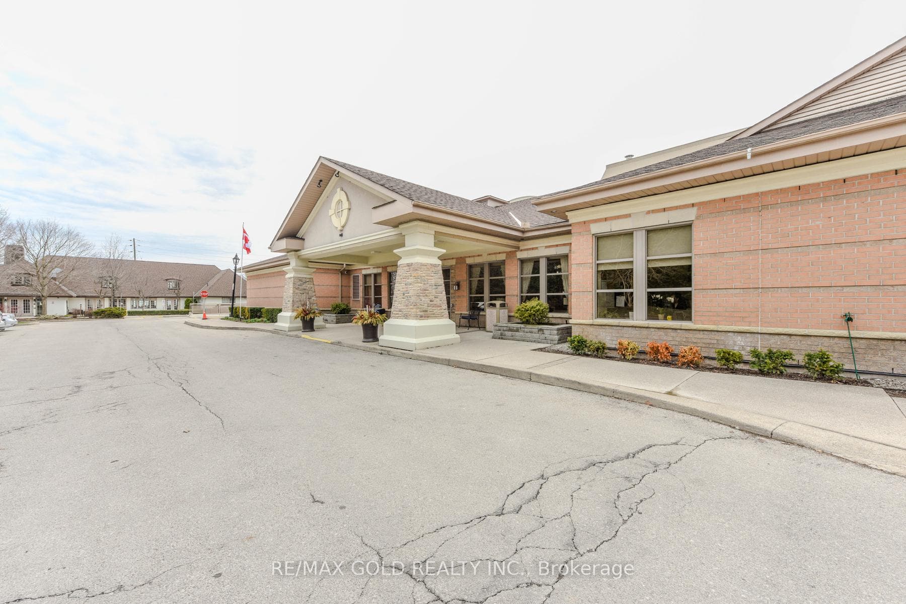 100 Burloak Drive Unit 2411 photo 3