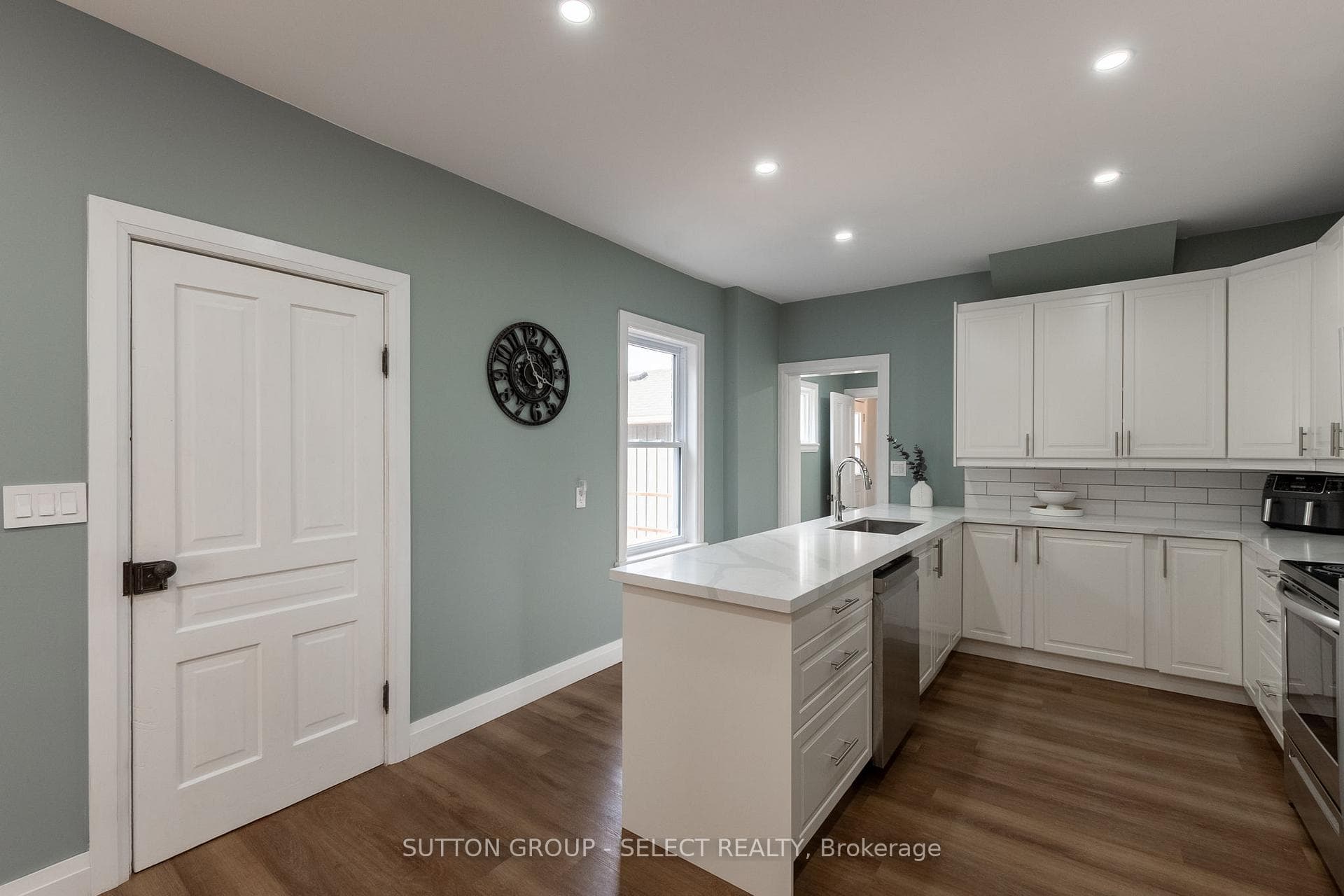 10086 Hedley Drive photo 17