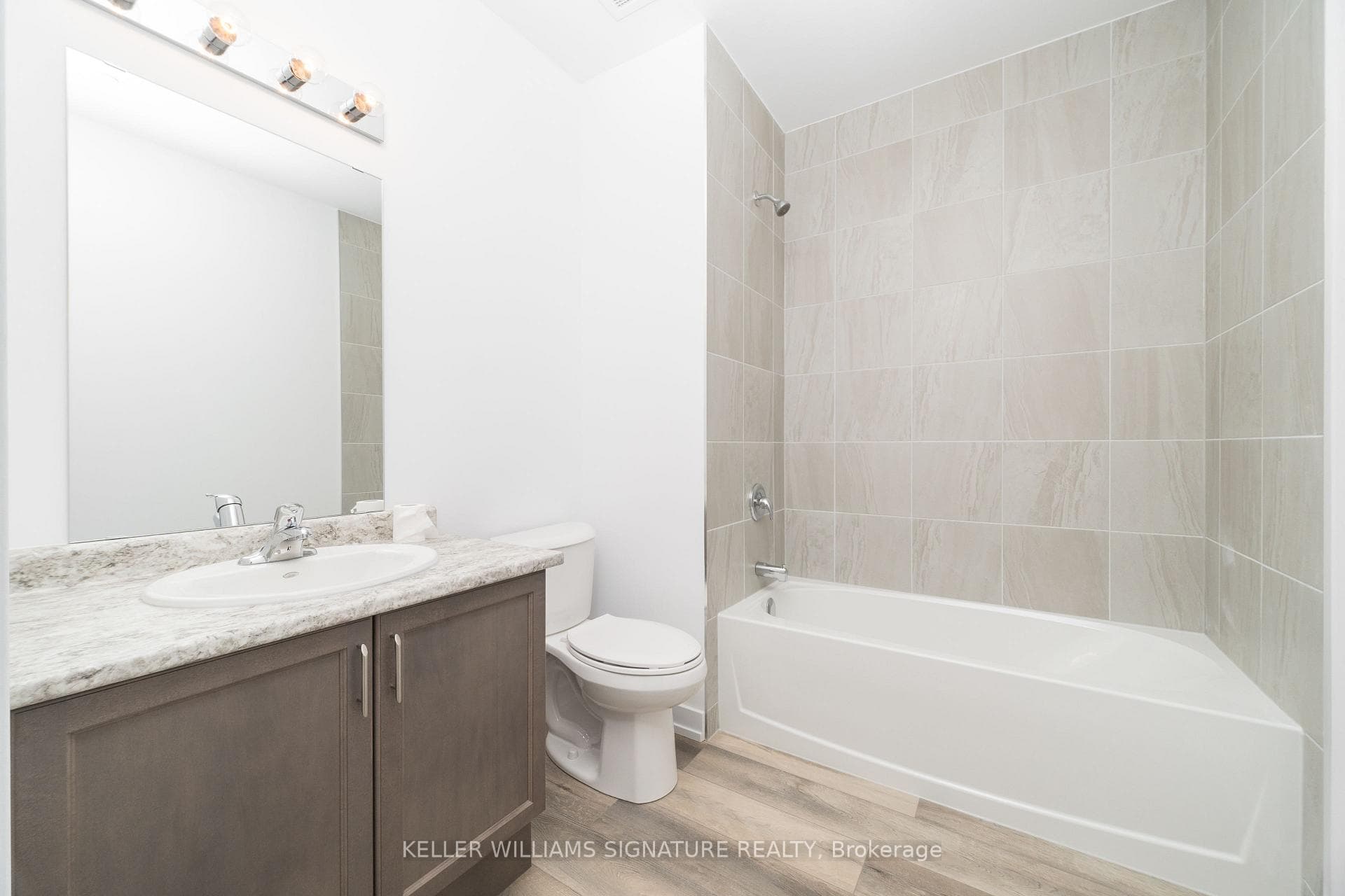 470 Dundas Street Unit 110 photo 9