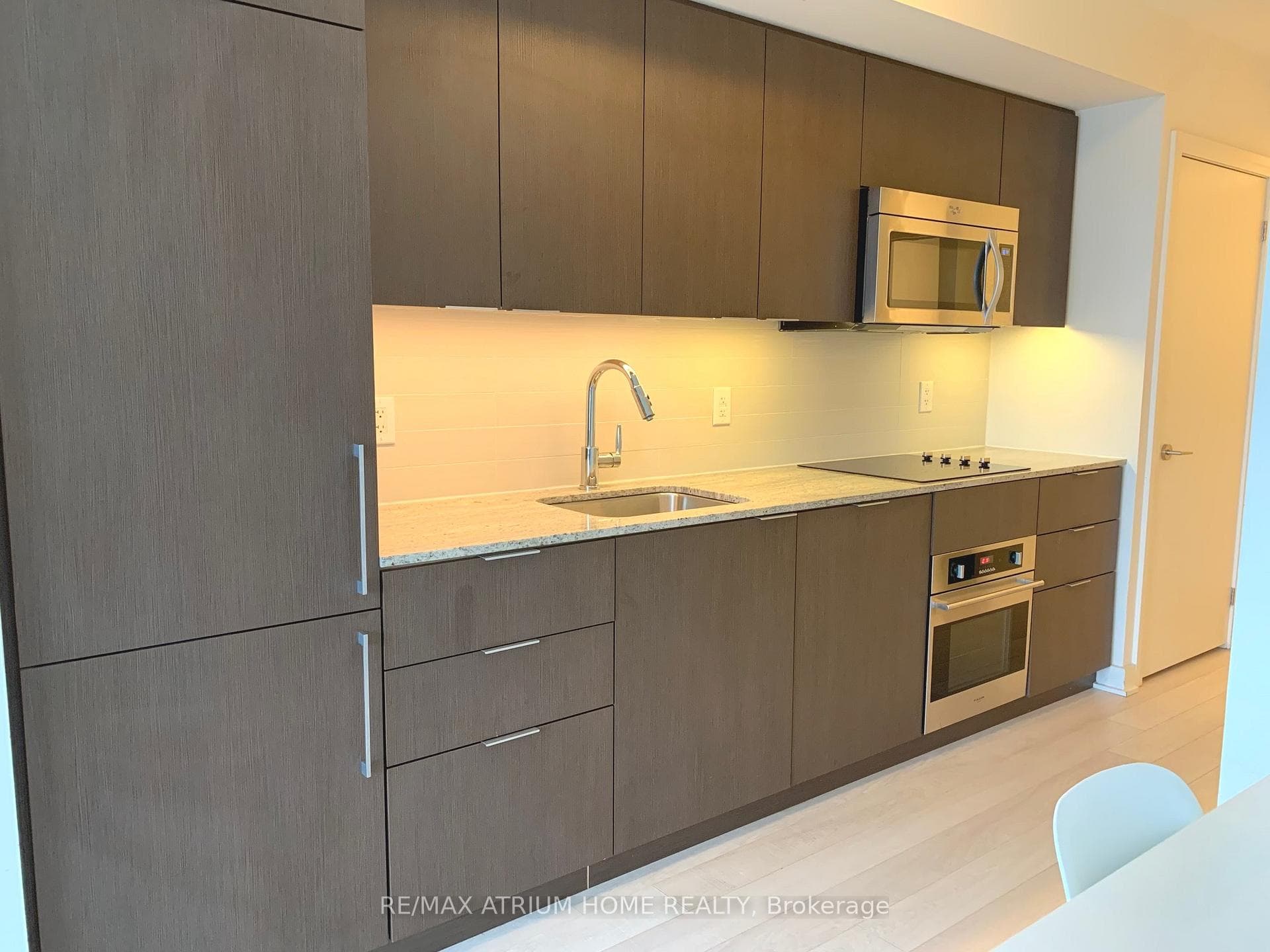 5 Hanna Avenue Unit 613 photo 2
