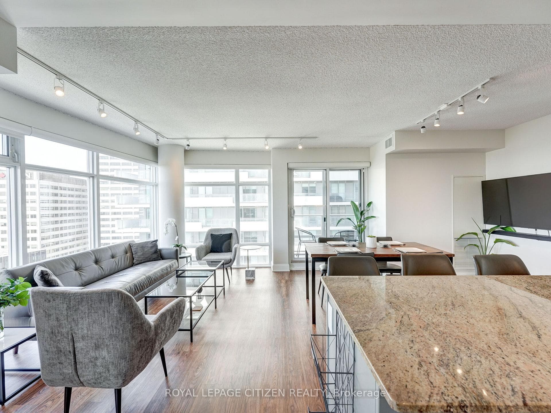 2191 Yonge Street Unit 3008 photo 16