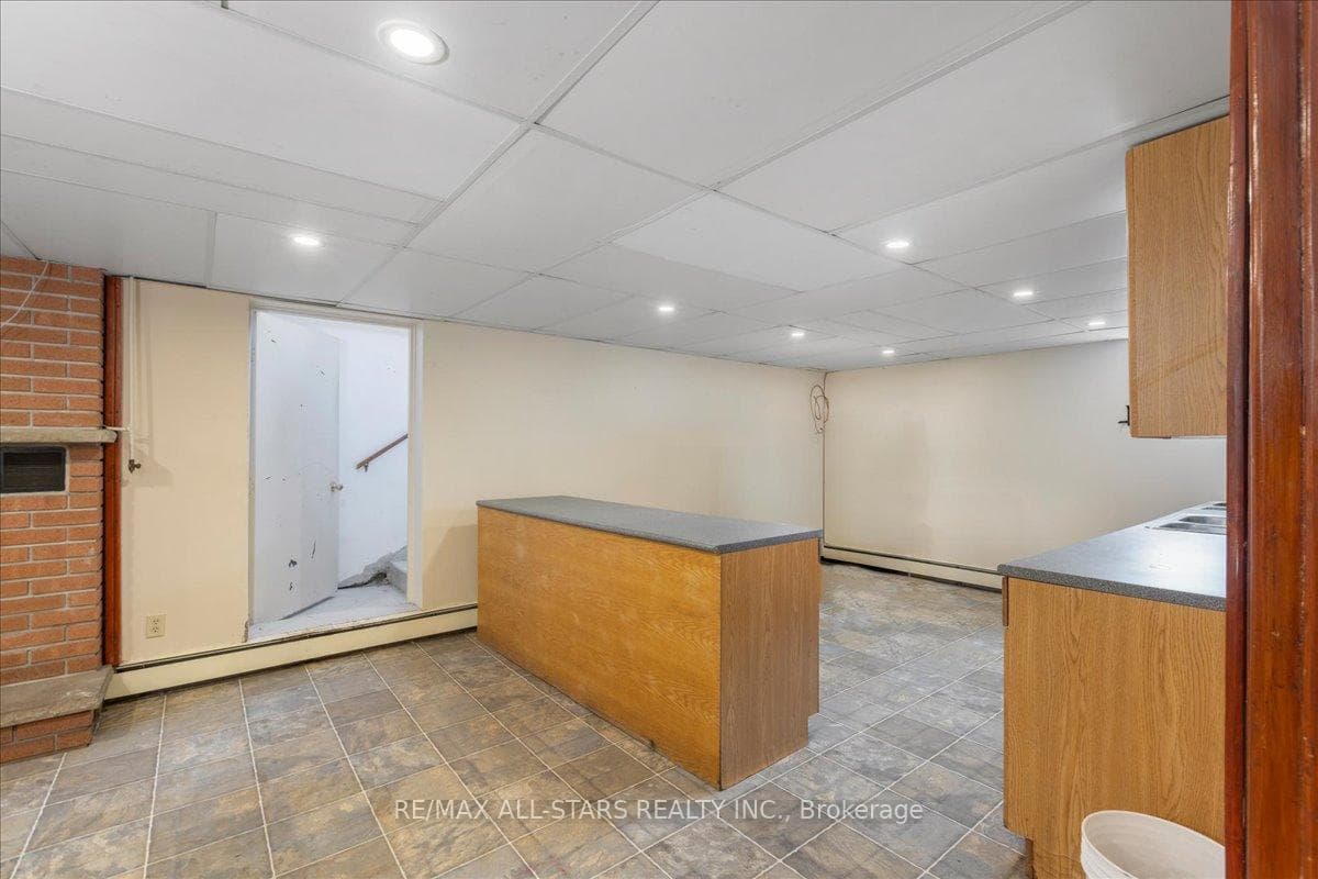 562 Catering Road photo 44