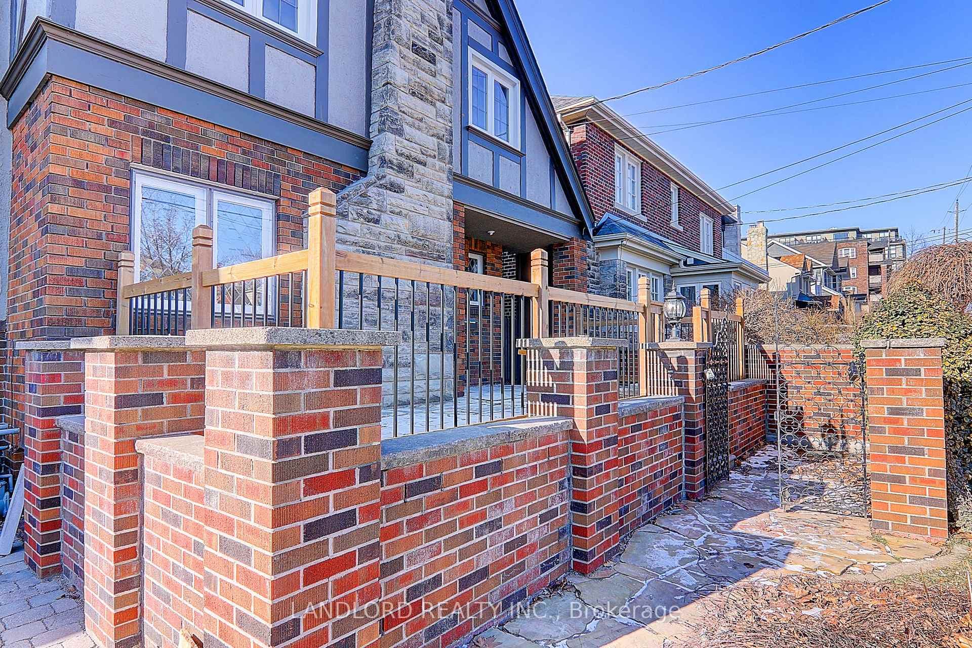 138 Fallingbrook Road photo 37