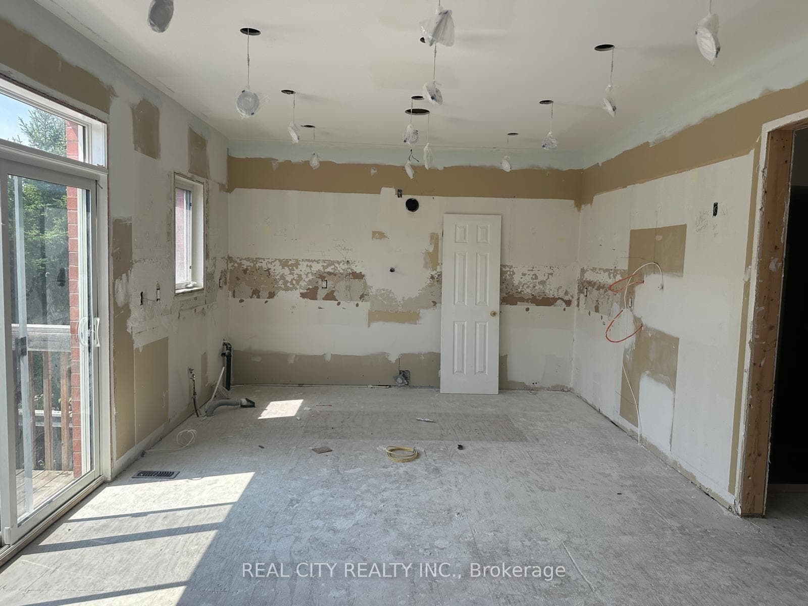 83 Estrella Crescent photo 23