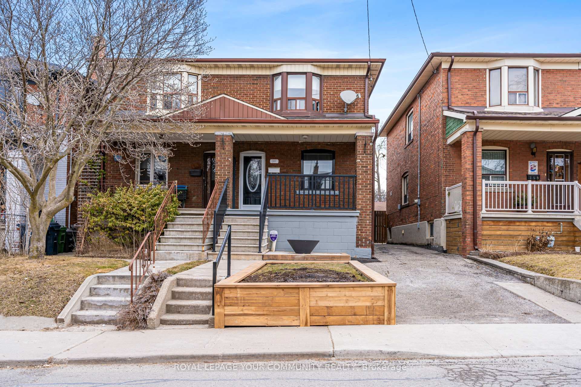 261 McRoberts Avenue photo 1