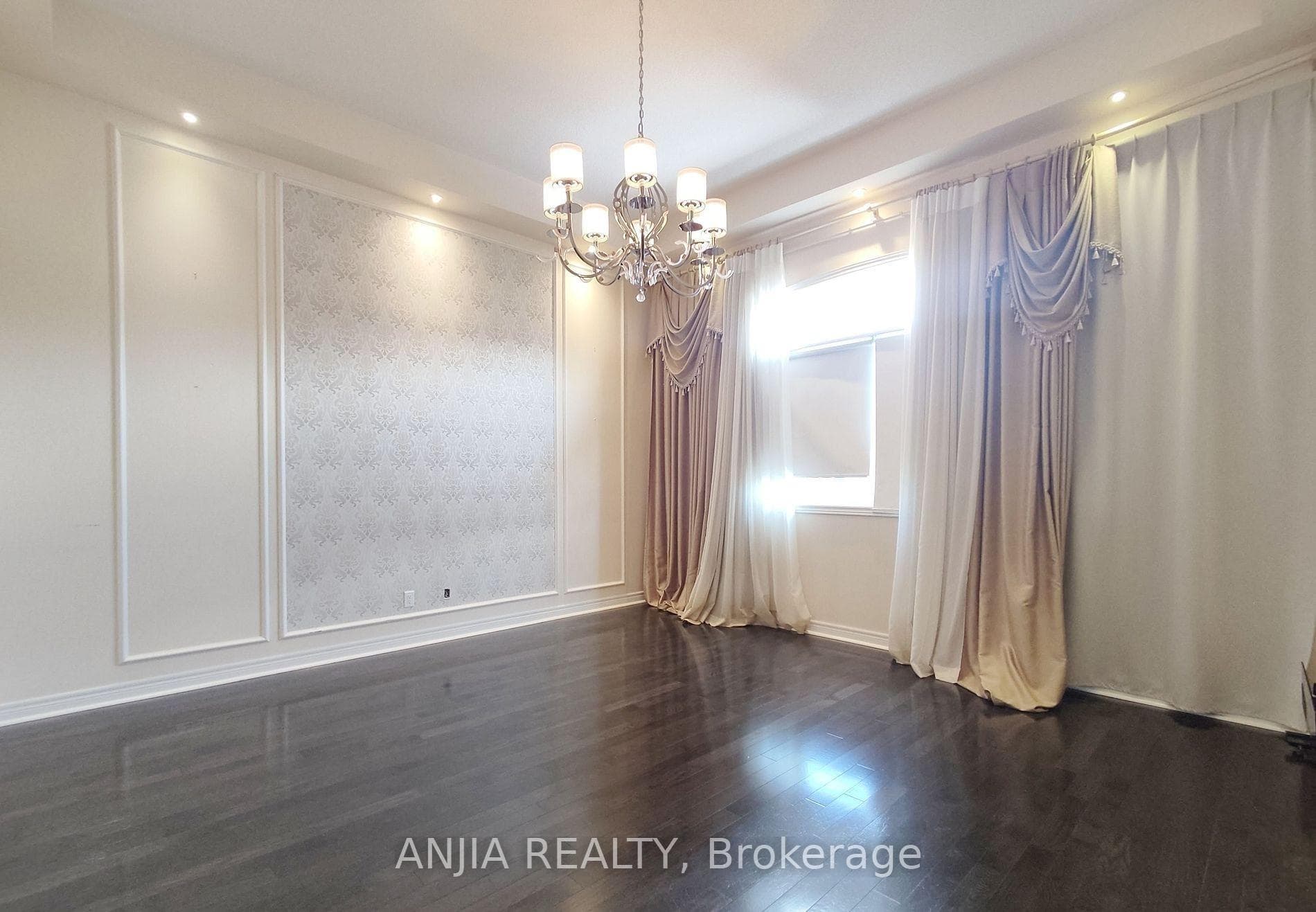 19 Savona Place photo 16