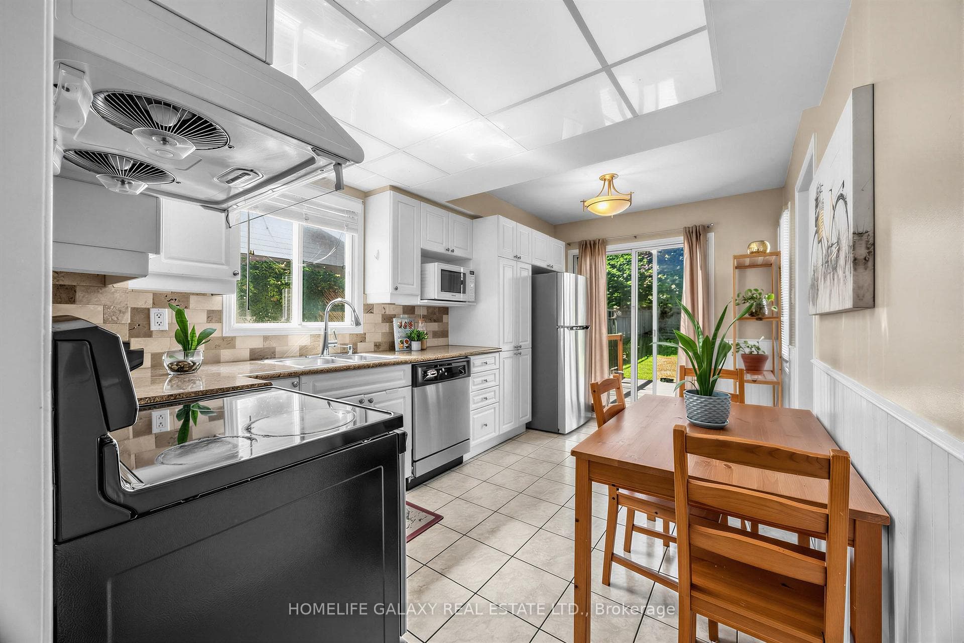 6 Bluebell Crescent photo 15