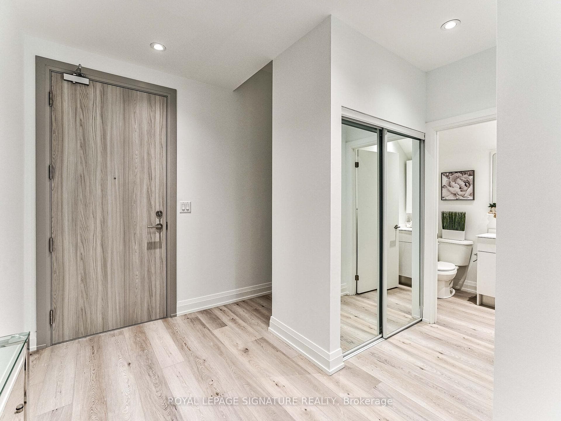 75 Canterbury Place Unit TH105 photo 4