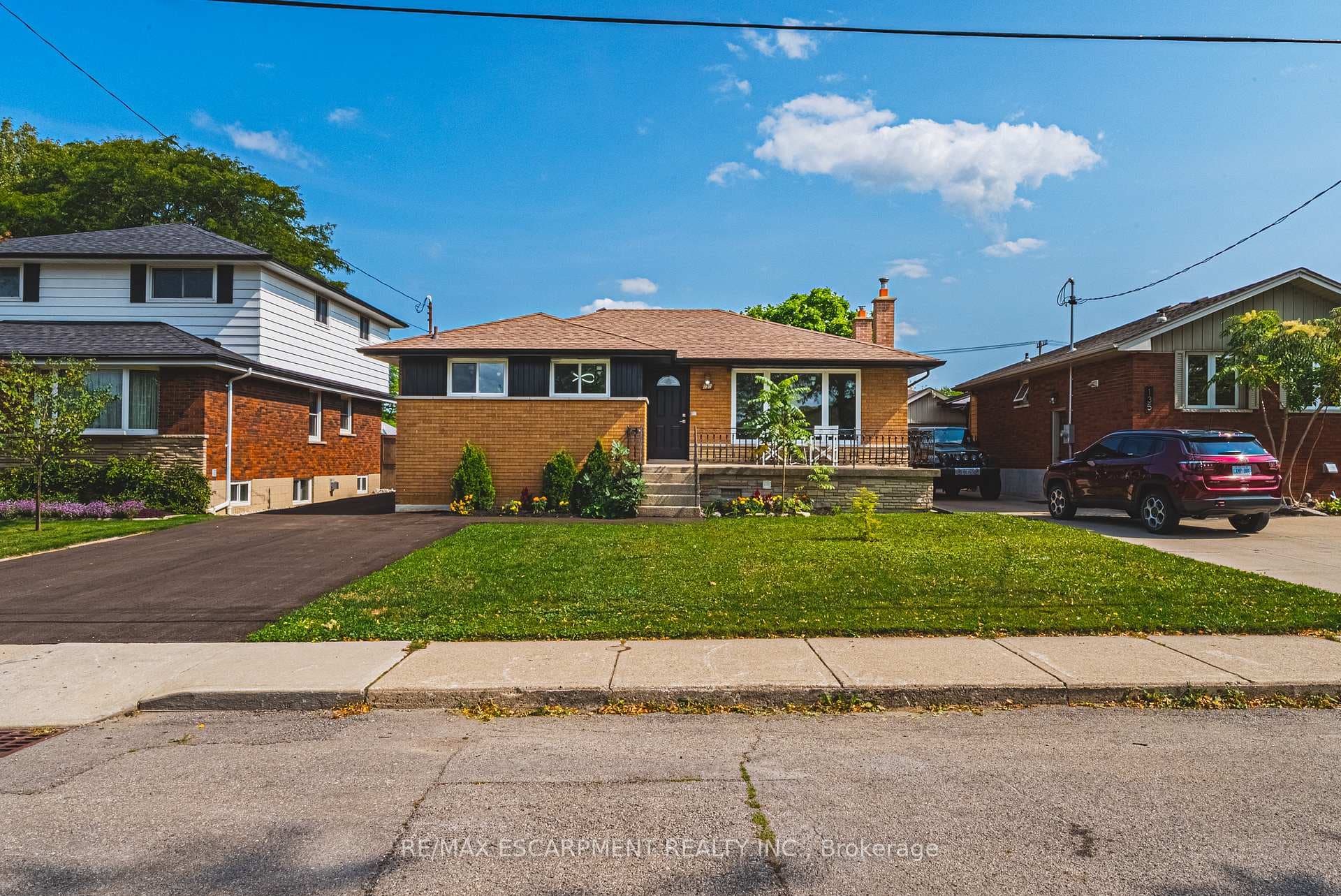 131 Welbourn Drive photo 4