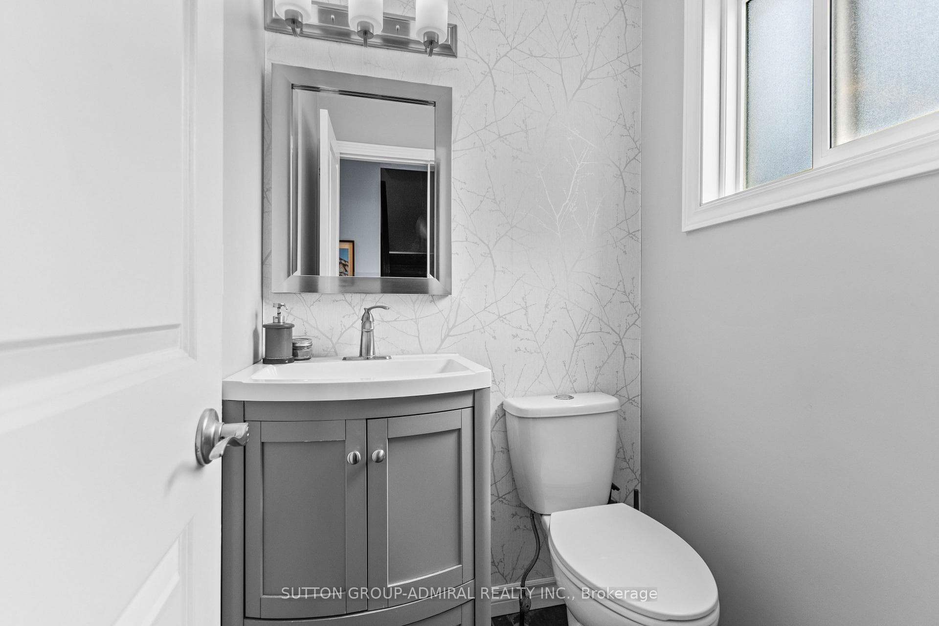 827 Bridle Path Crescent photo 22