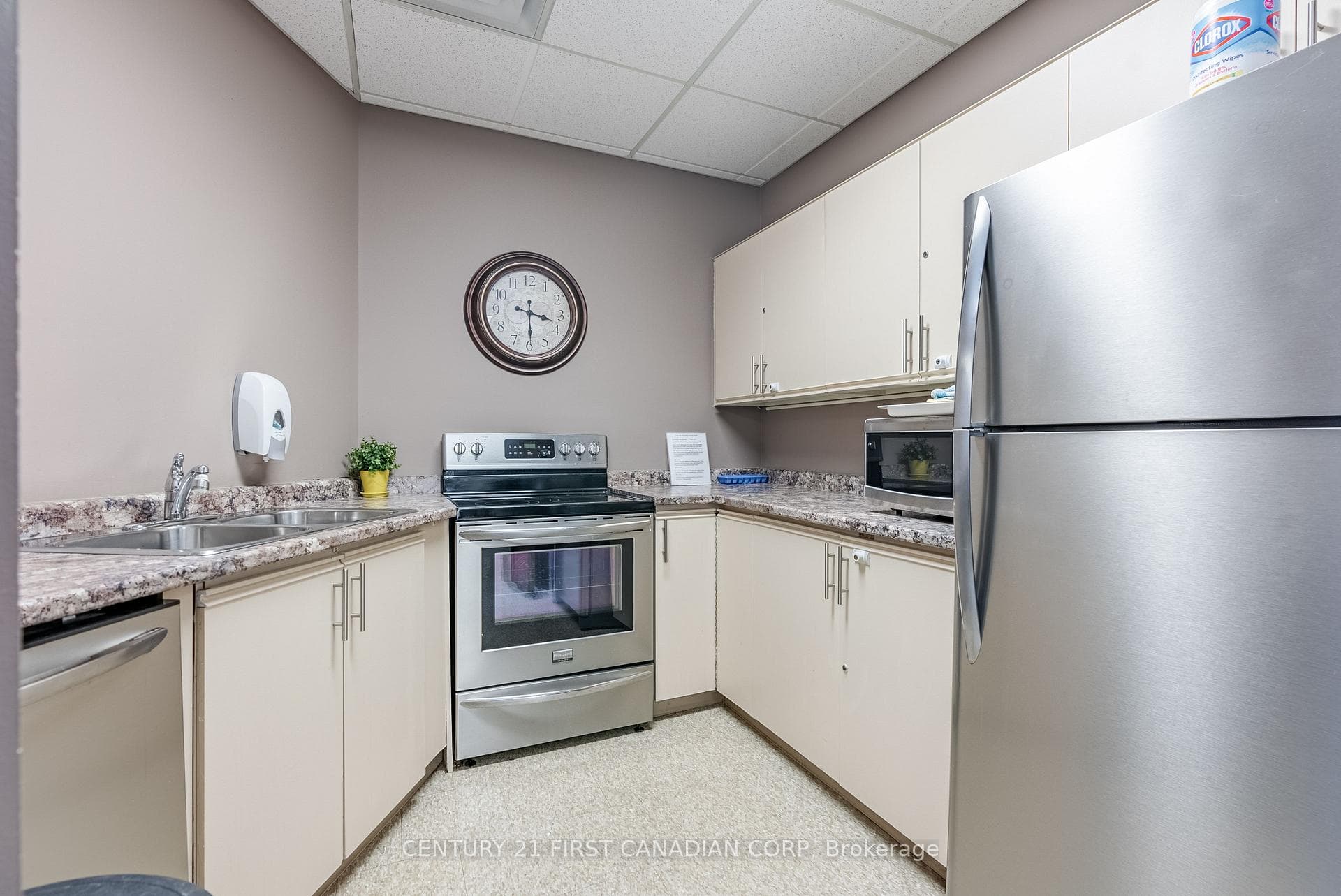 744 Wonderland Road Unit 1002 photo 33