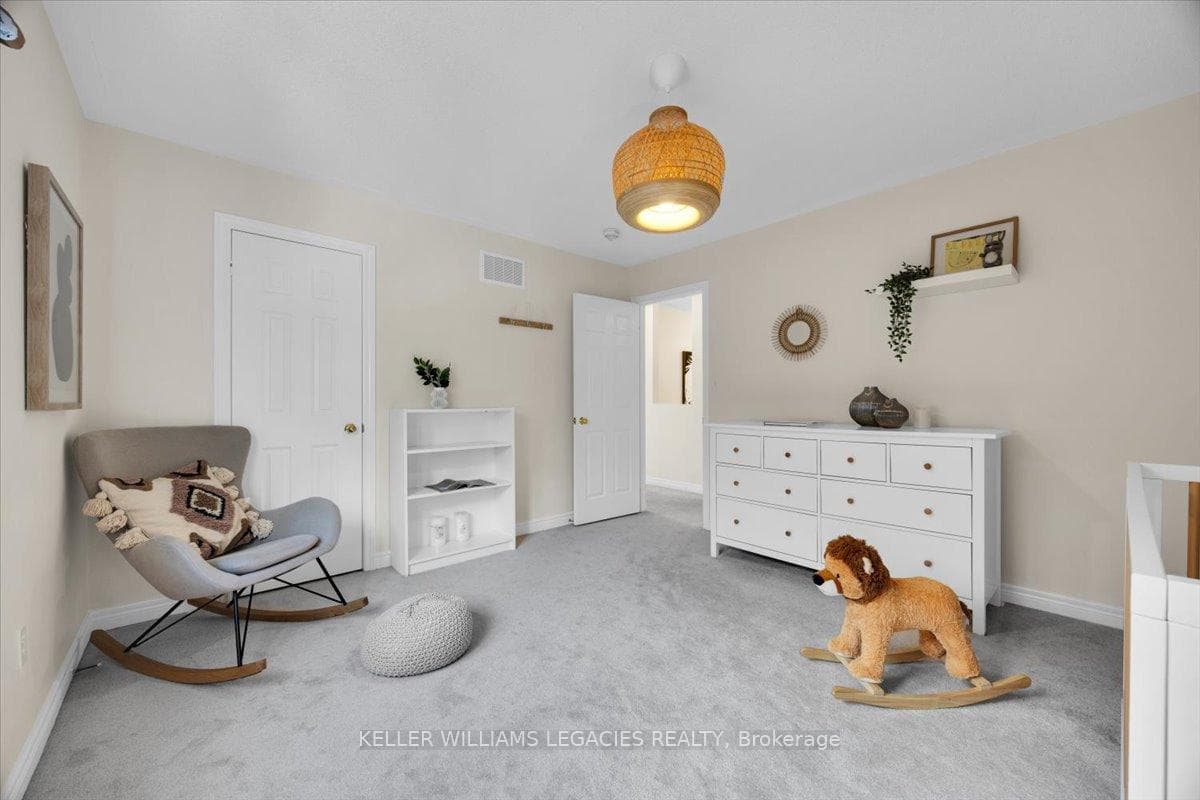 208 Greenwood Road photo 24