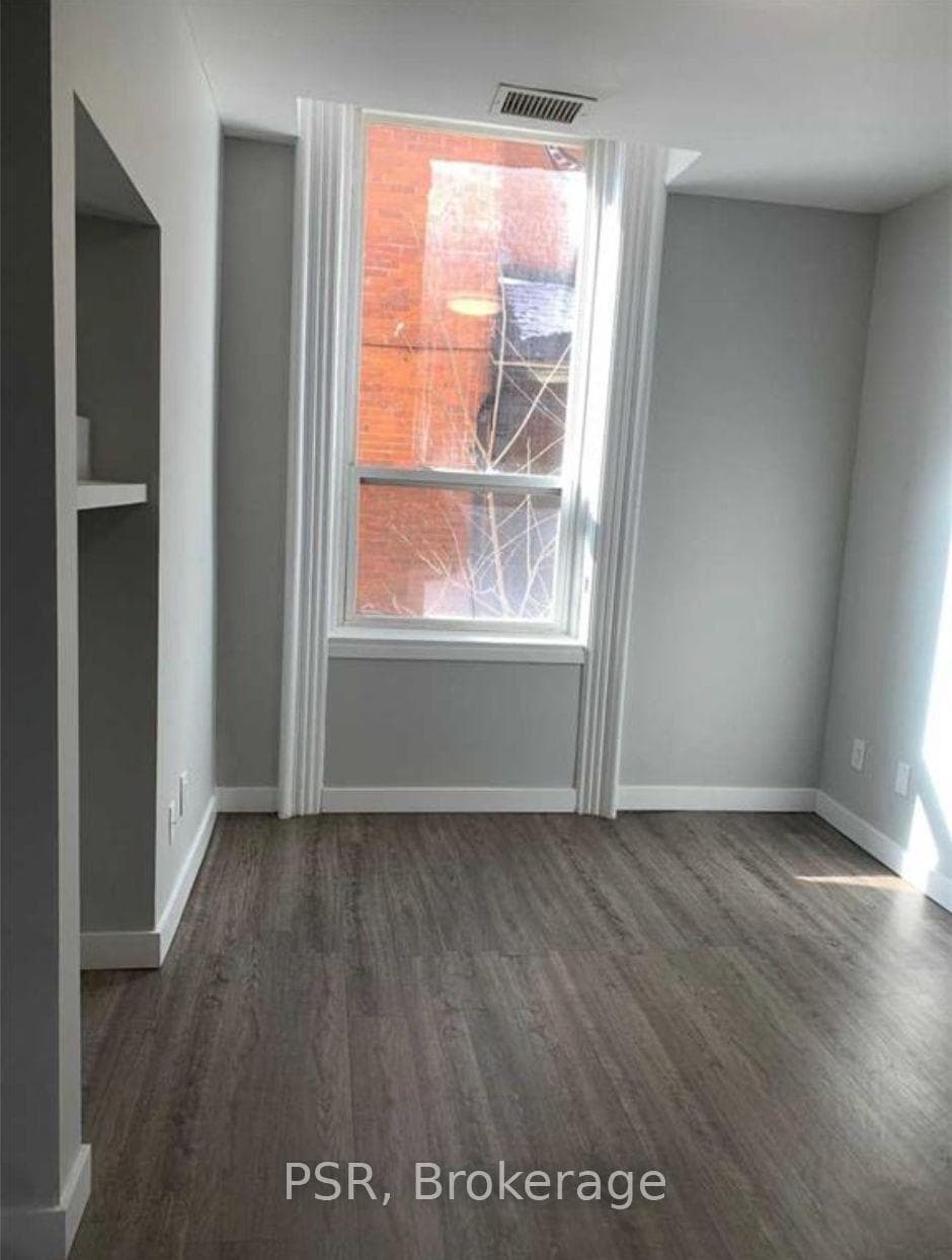 205 Gerrard Street Unit 3 photo 5