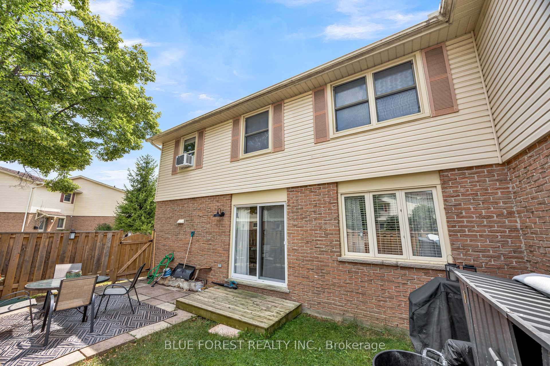 230 Clarke Road Unit 92 photo 40