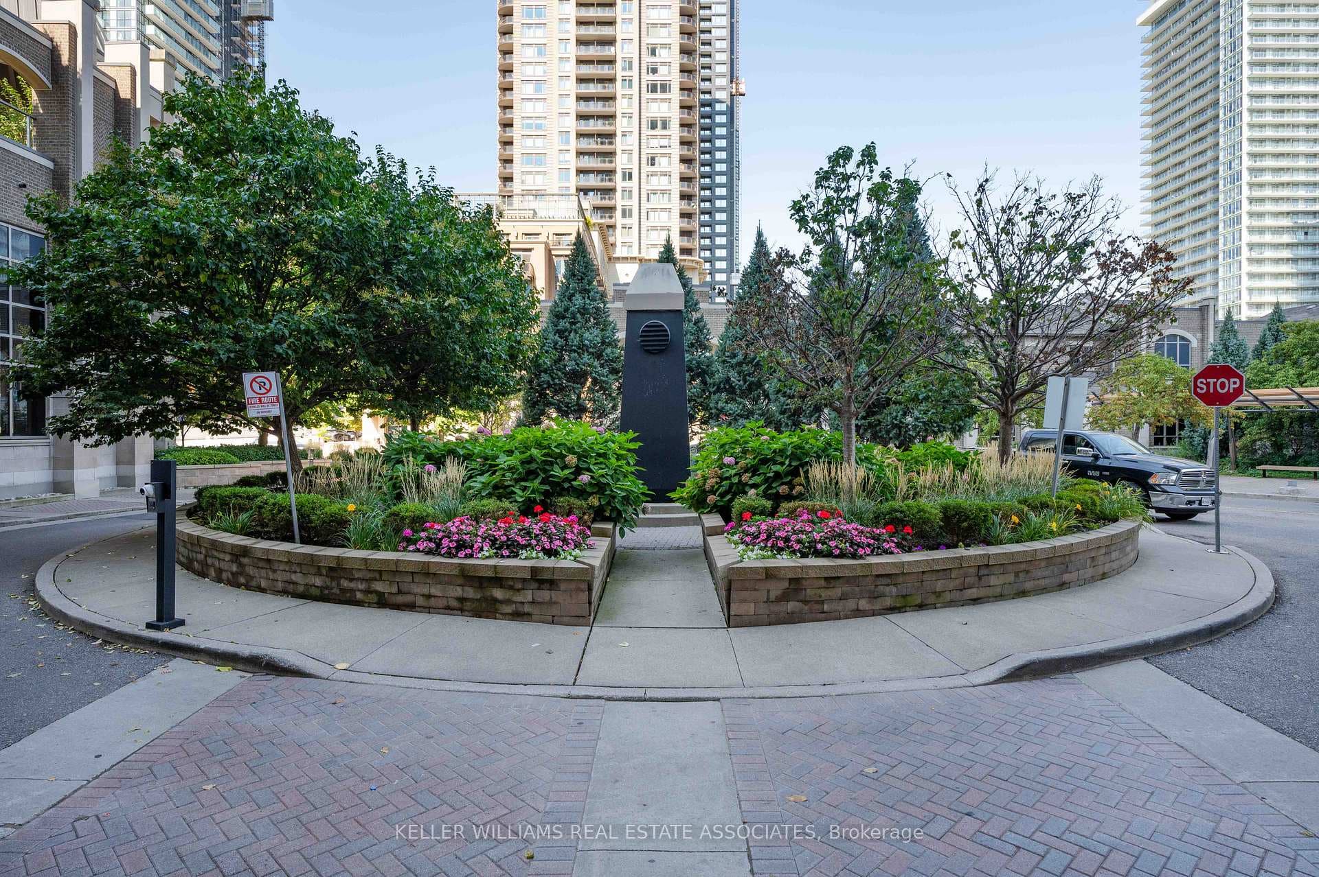 388 Prince Of Wales Drive Unit 3604 photo 31