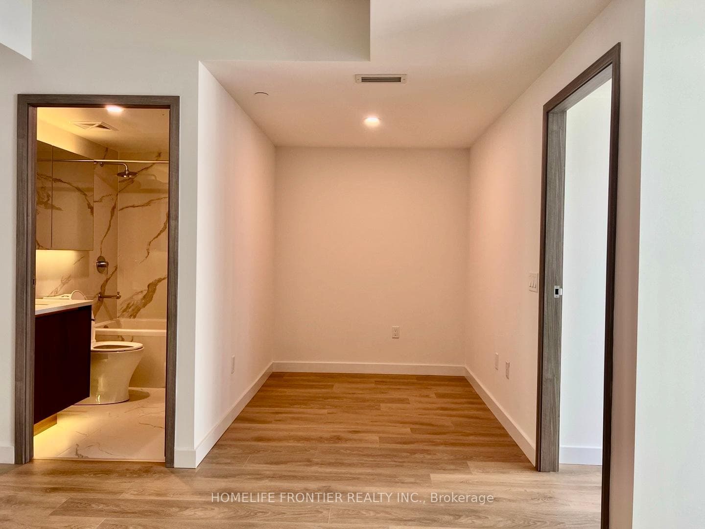 1 Concord Cityplace Way Unit 707 photo 4