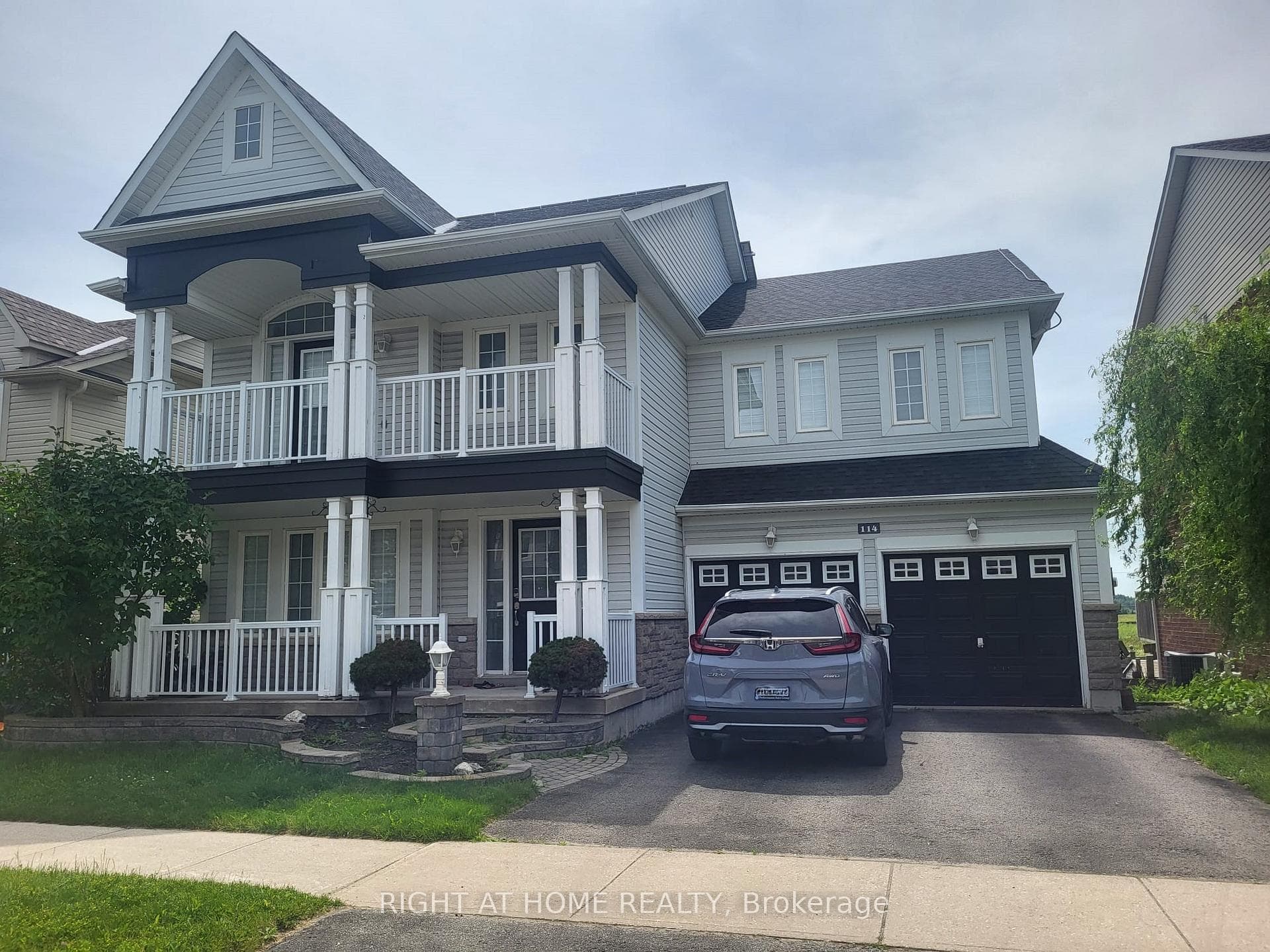114 Succession Crescent Unit Bsmt photo 1