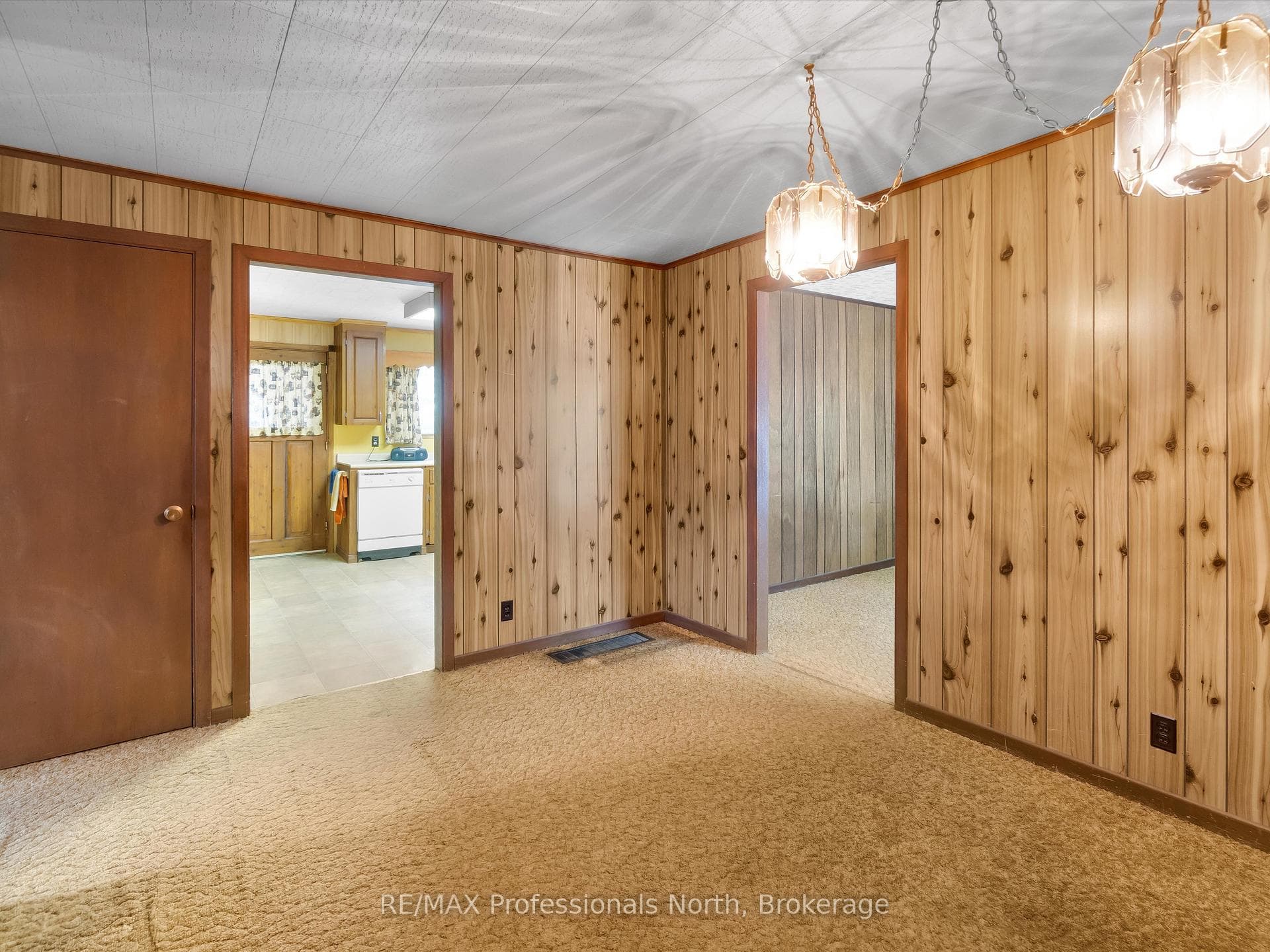 1716 GRAVENHURST Parkway photo 7