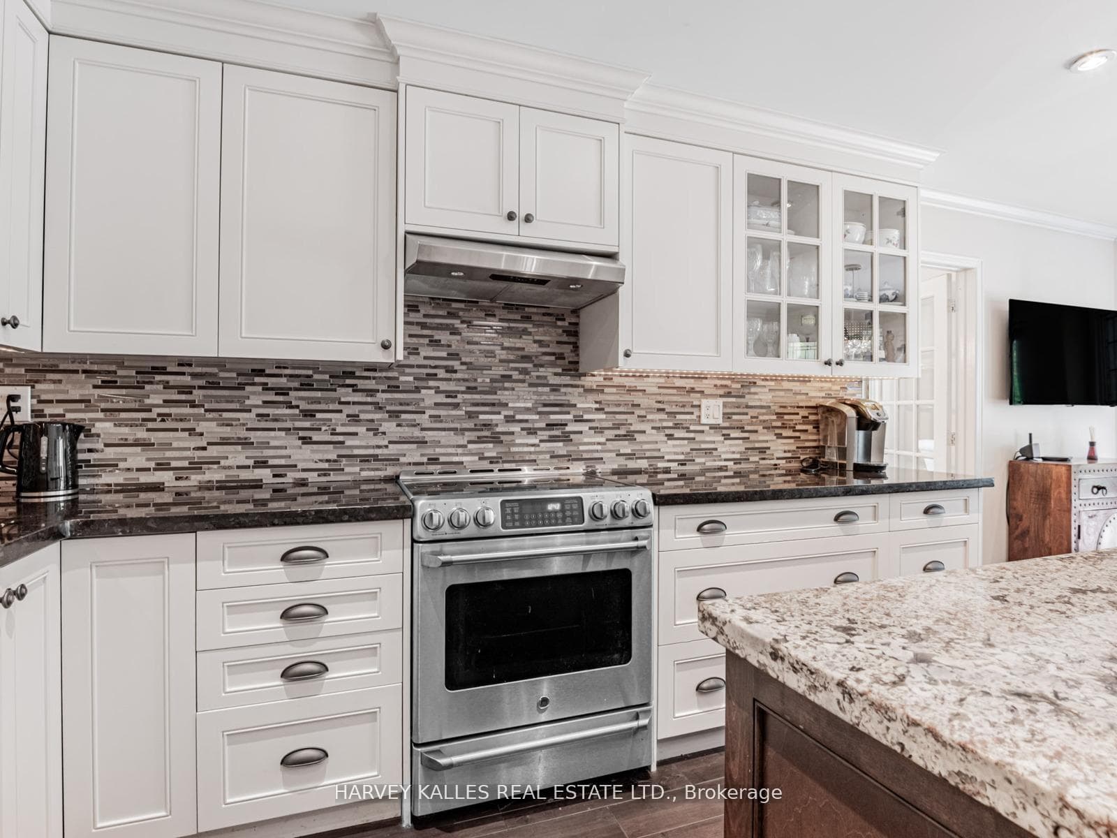 85 Franmore Circle photo 16