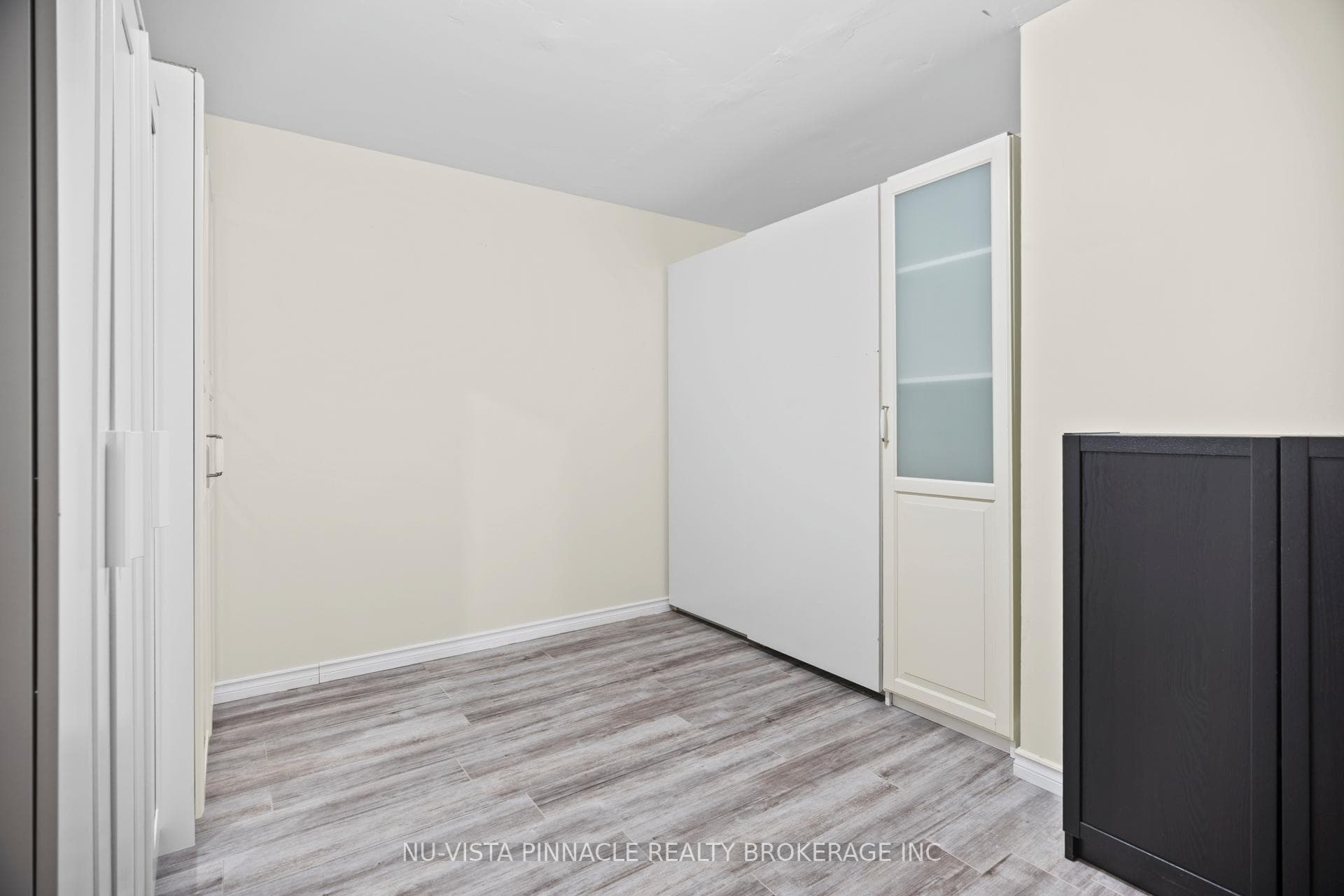 3864 St Clair Parkway photo 27