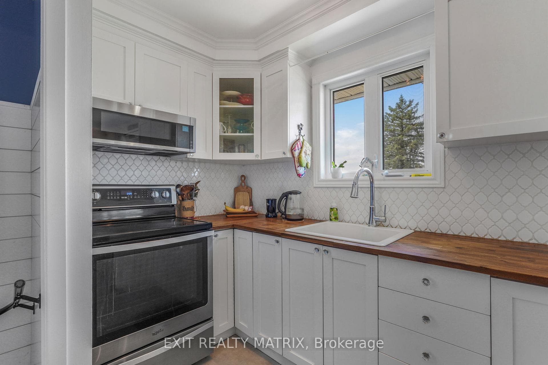 509 Ghislain Street photo 11