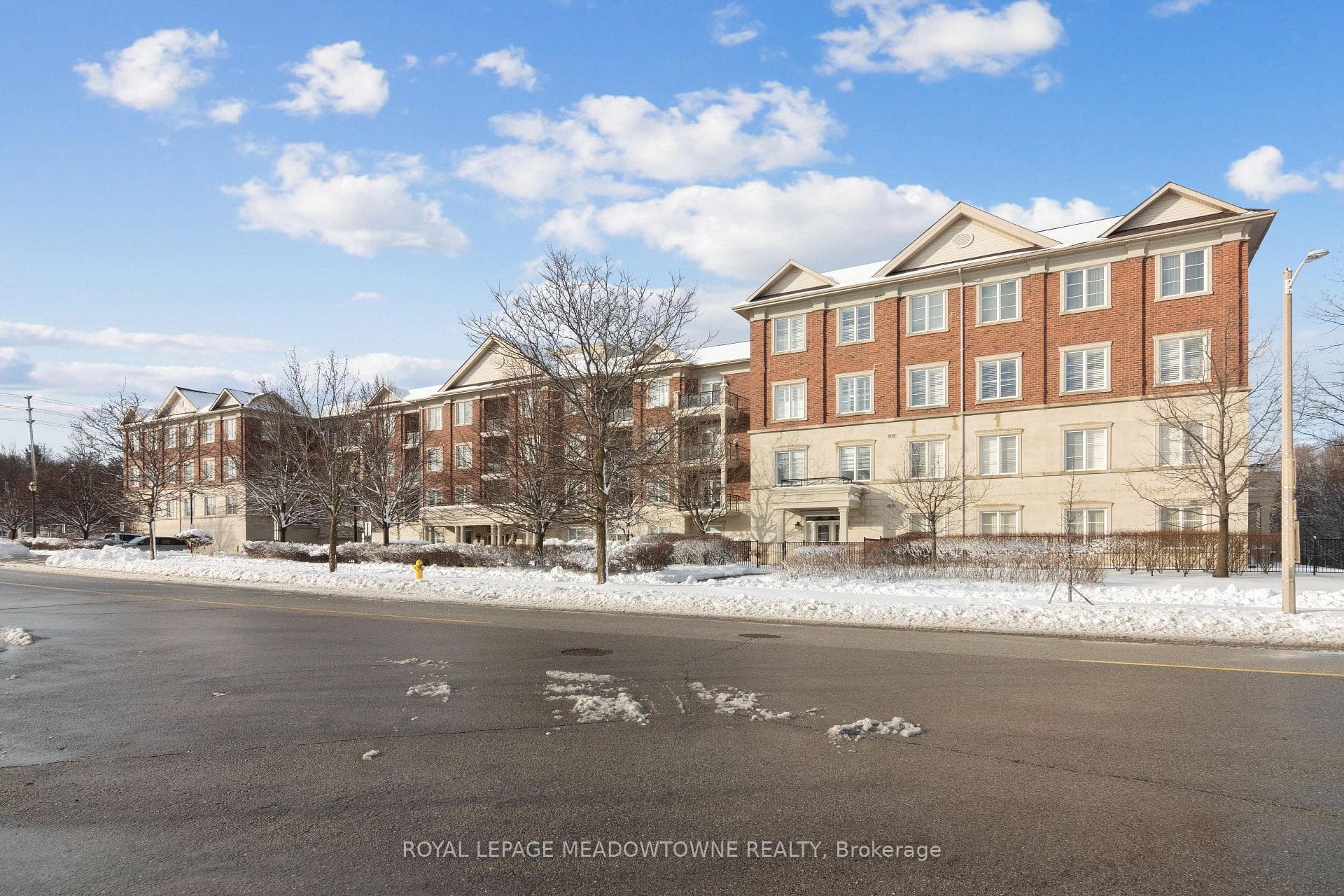 9519 Keele Street Unit 223 photo 34