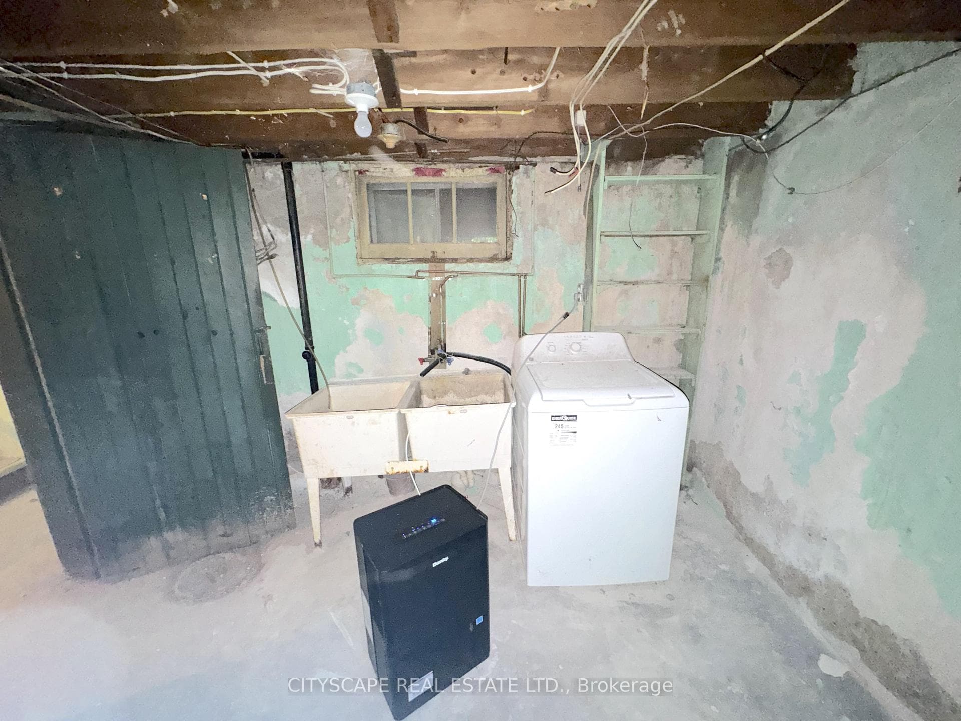 Basement: Laundry Room