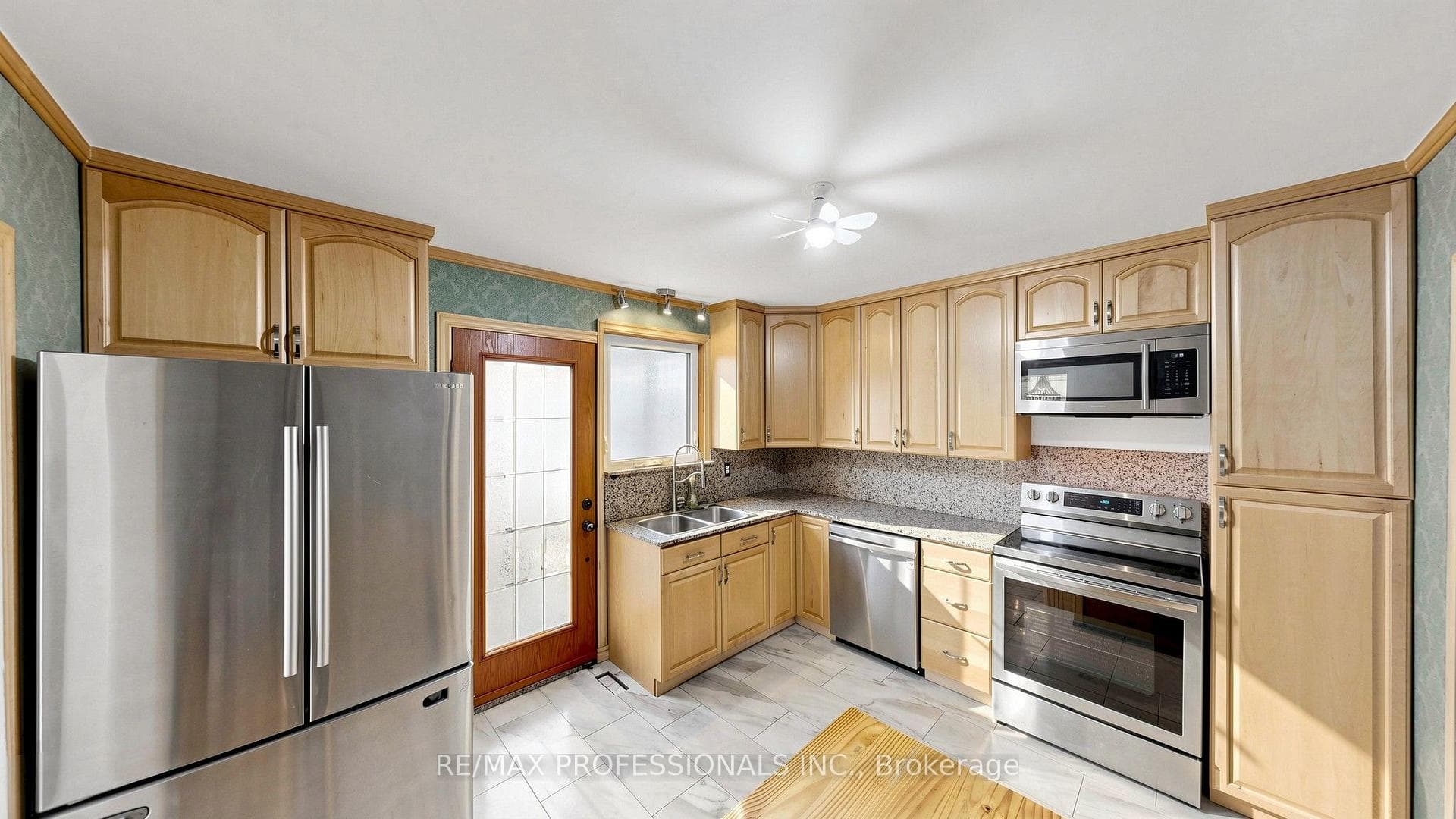 32 Sellmar Road photo 9