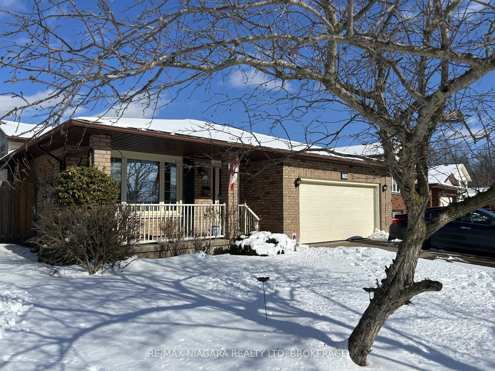 3284 Tramore Crescent photo 4