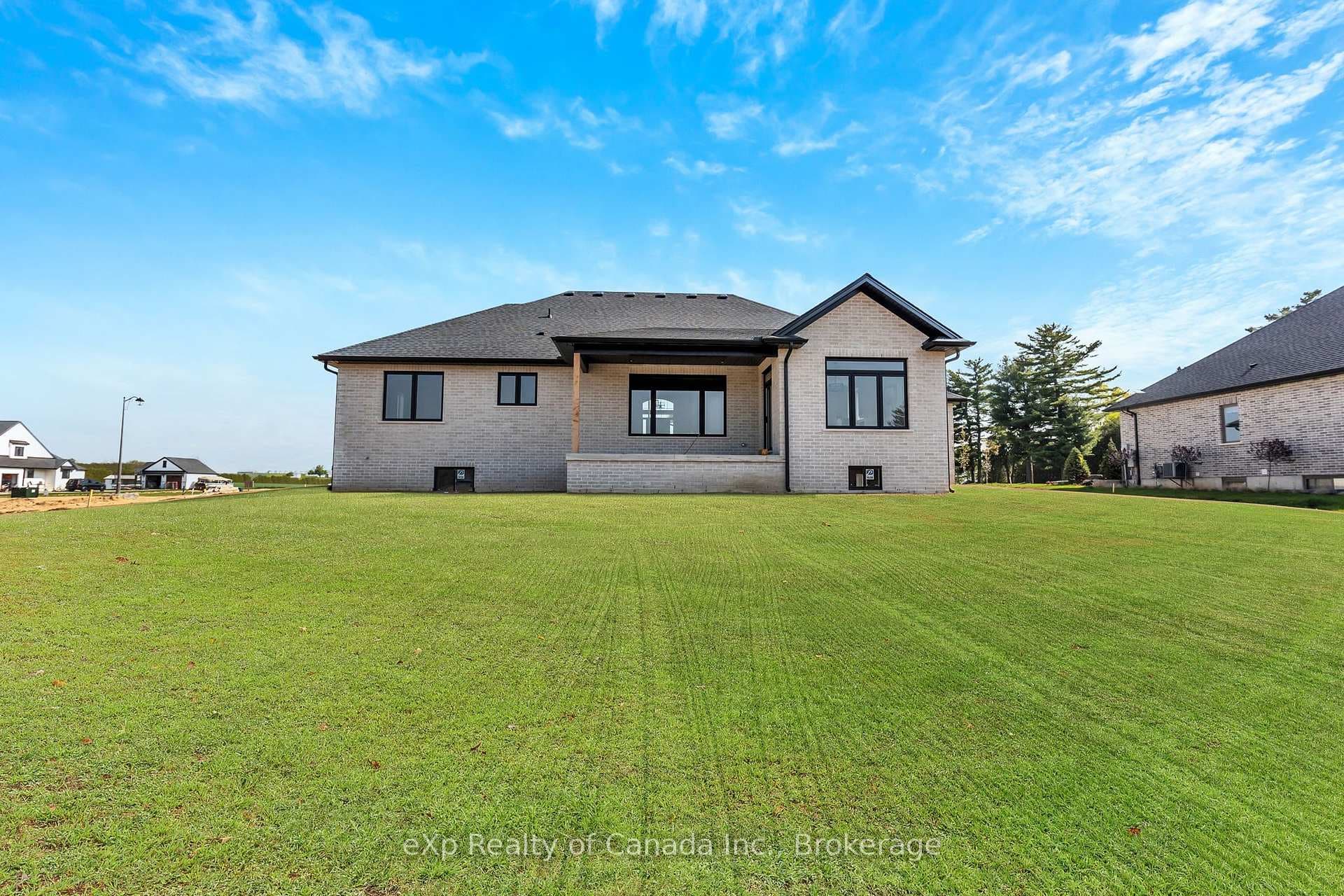 9 Clover Lane photo 4