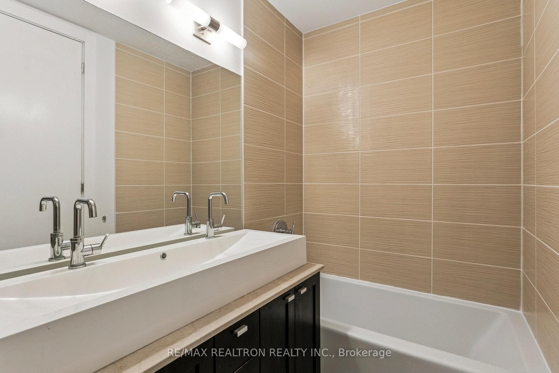 103 The Queensway N/A Unit 2805 photo 30