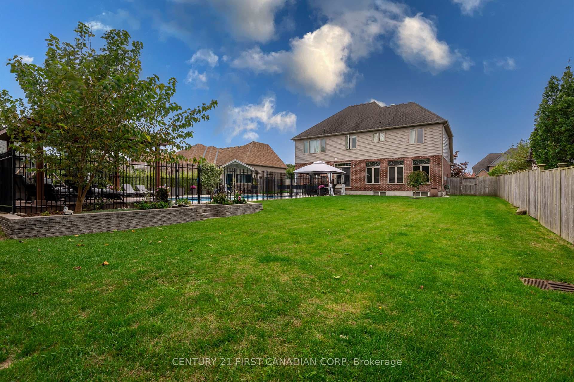 26 Baron Crescent photo 34
