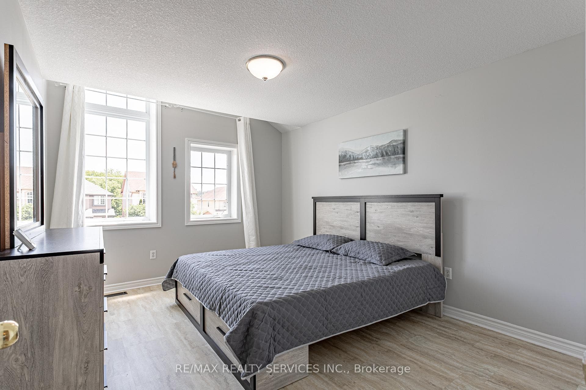 829 Oakcrossing Road photo 32