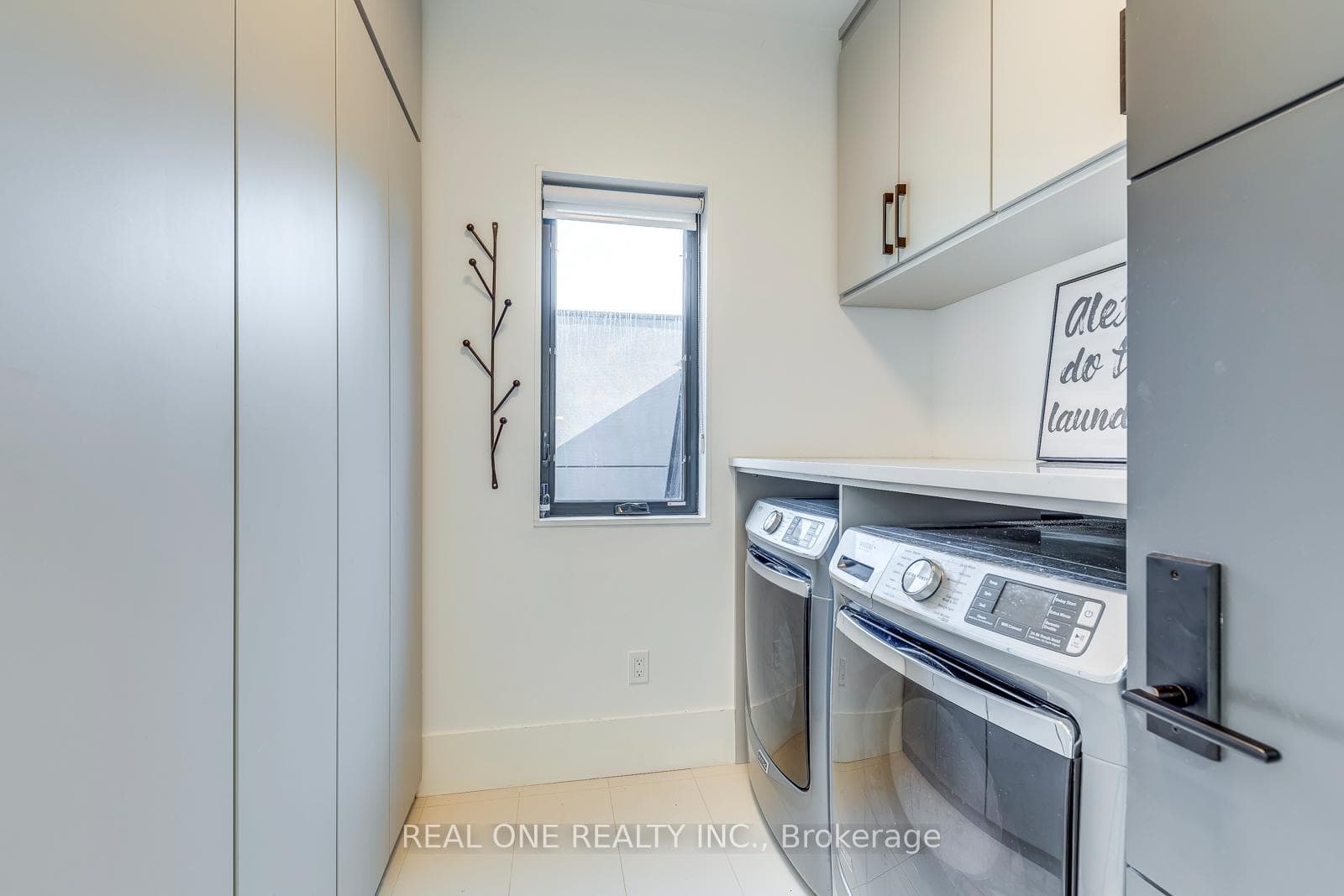 2174 Elmhurst Avenue photo 31