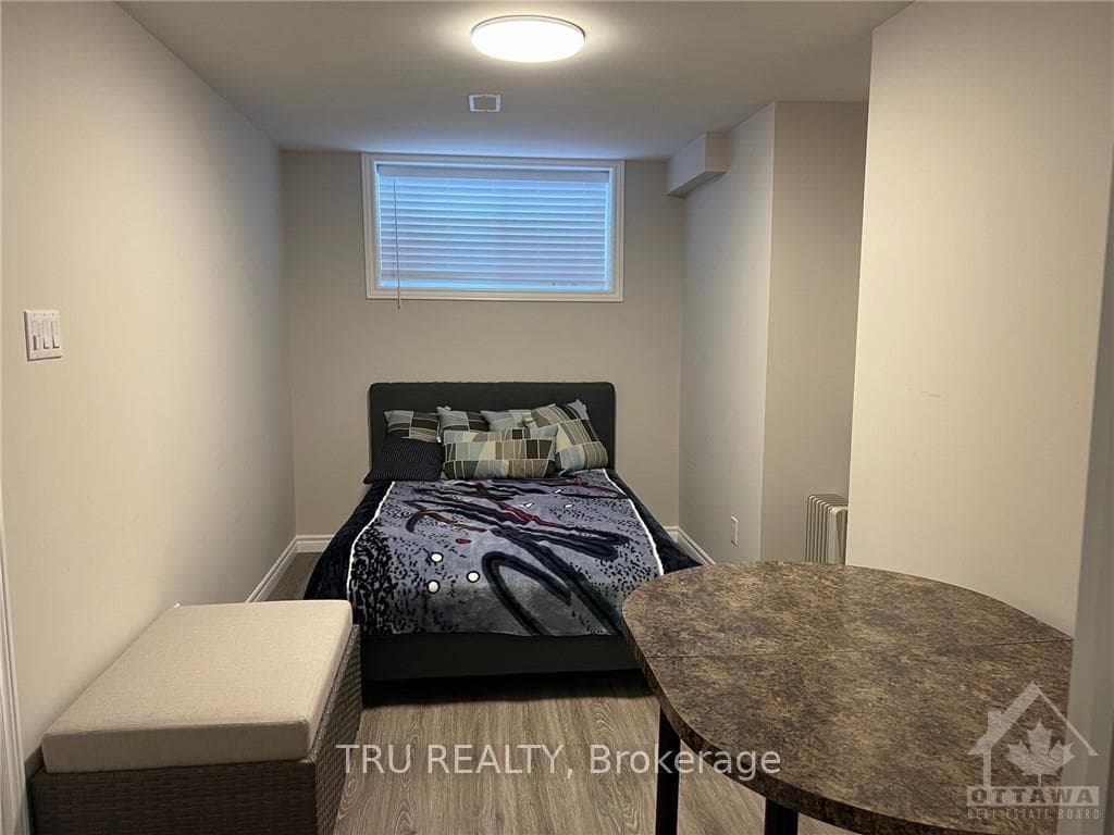 614 PARADE Drive photo 24