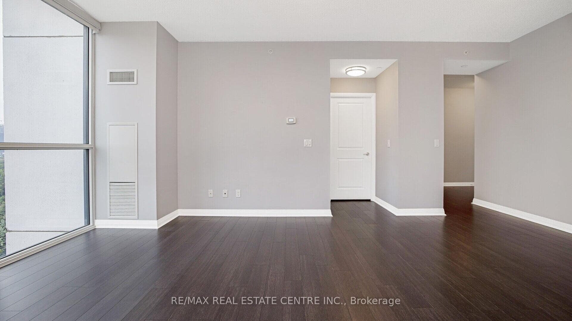 75 Eglinton Avenue Unit 902 photo 18