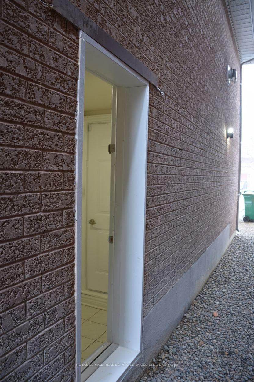 52 Wildberry Crescent photo 50