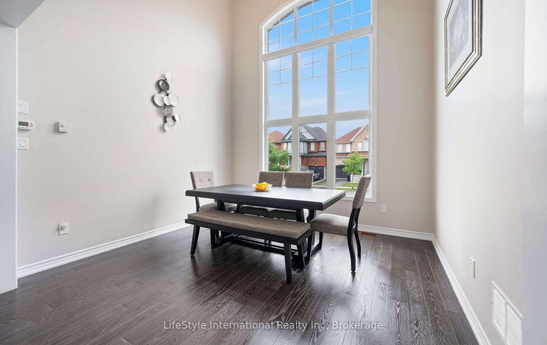 48 Hawke Crescent photo 11