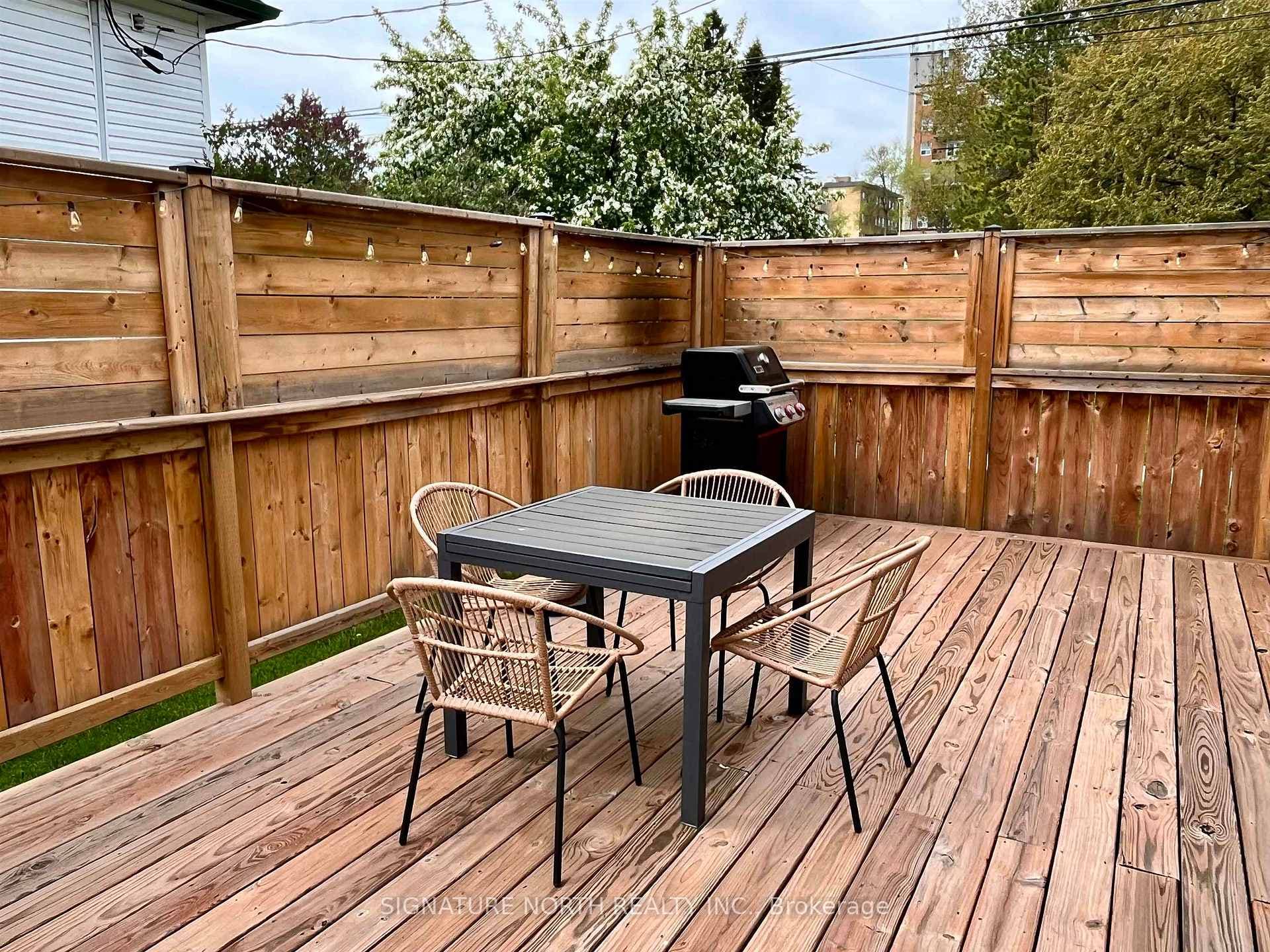 547 Court Street N photo 34
