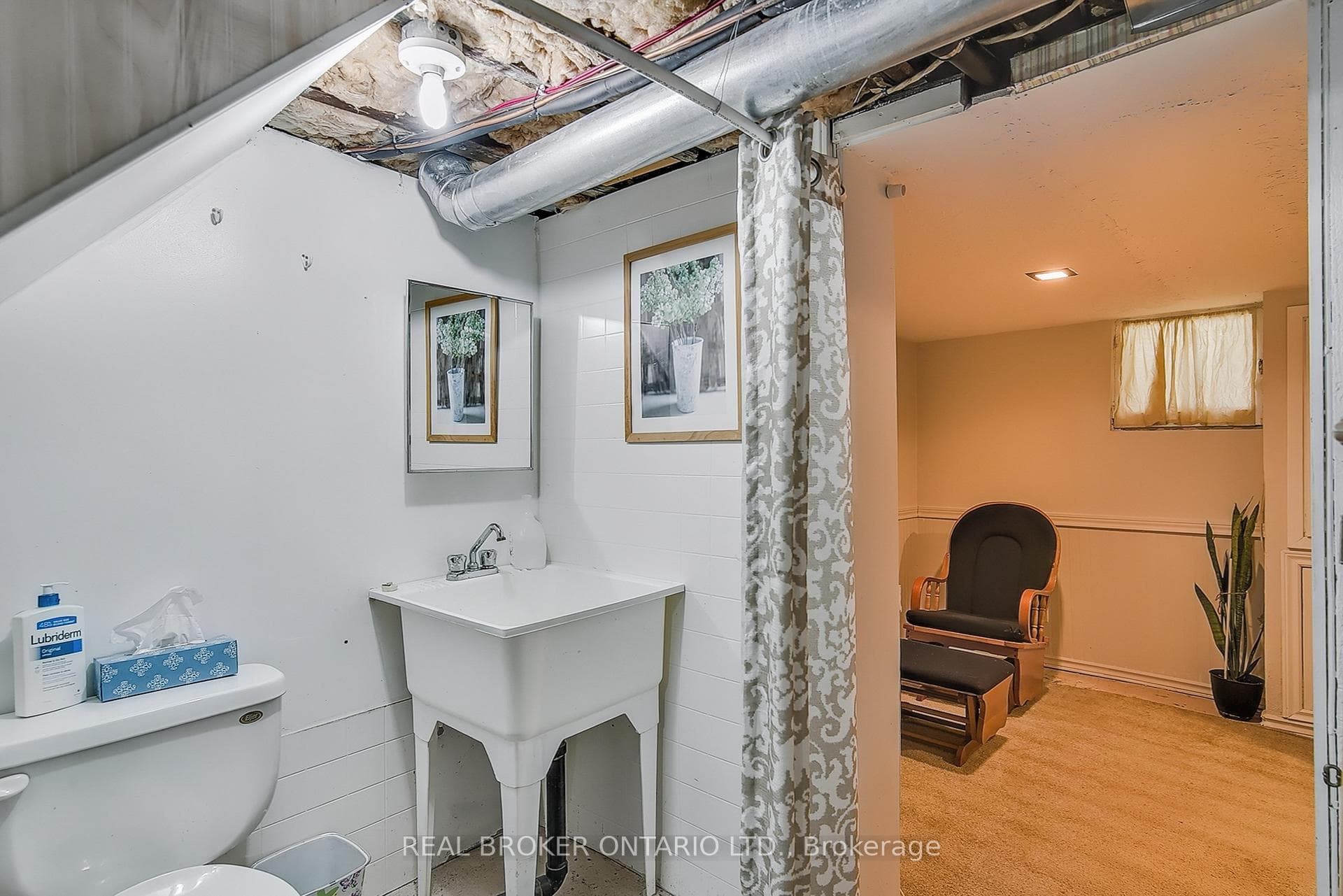 30 Troy Street photo 23