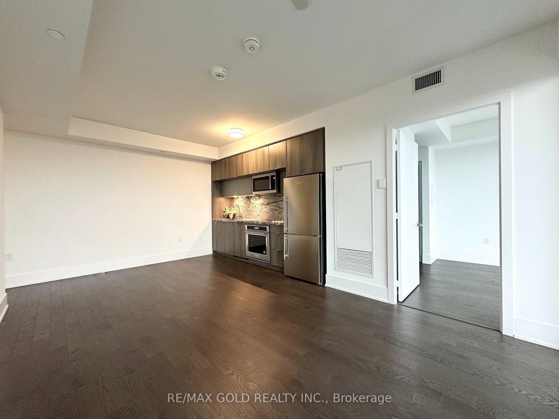 585 Bloor Street Unit 3515 photo 10