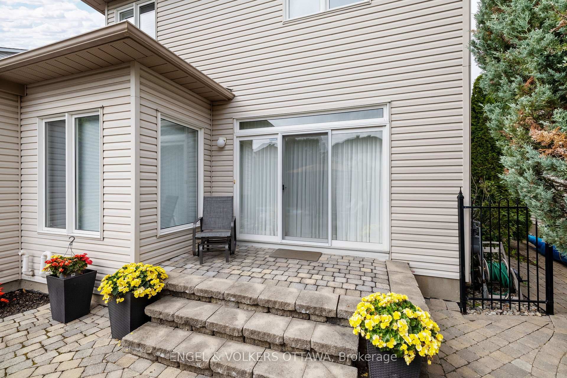 3 Baroness Drive photo 43
