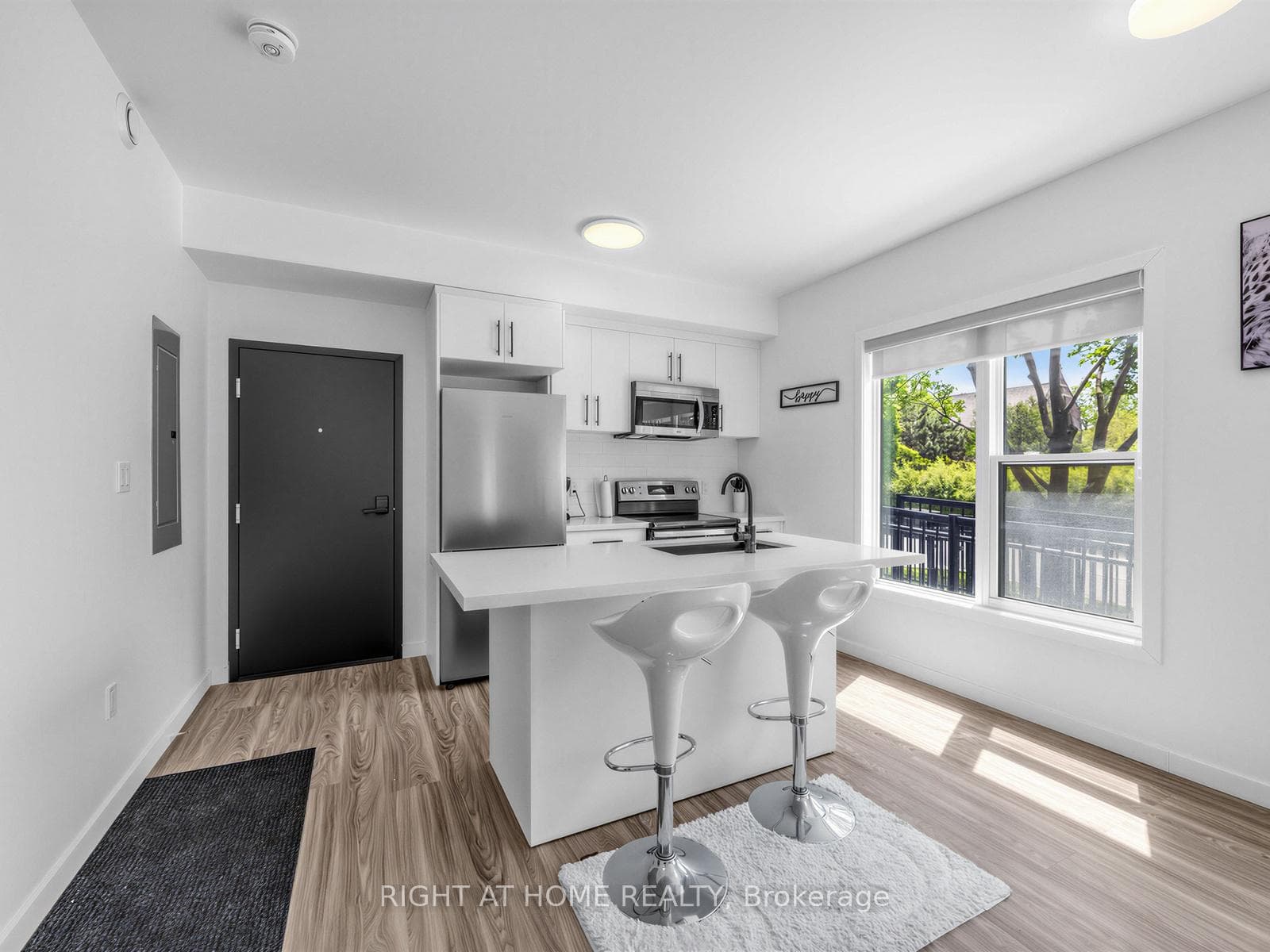 148 Glenlake Avenue Unit #5 photo 9
