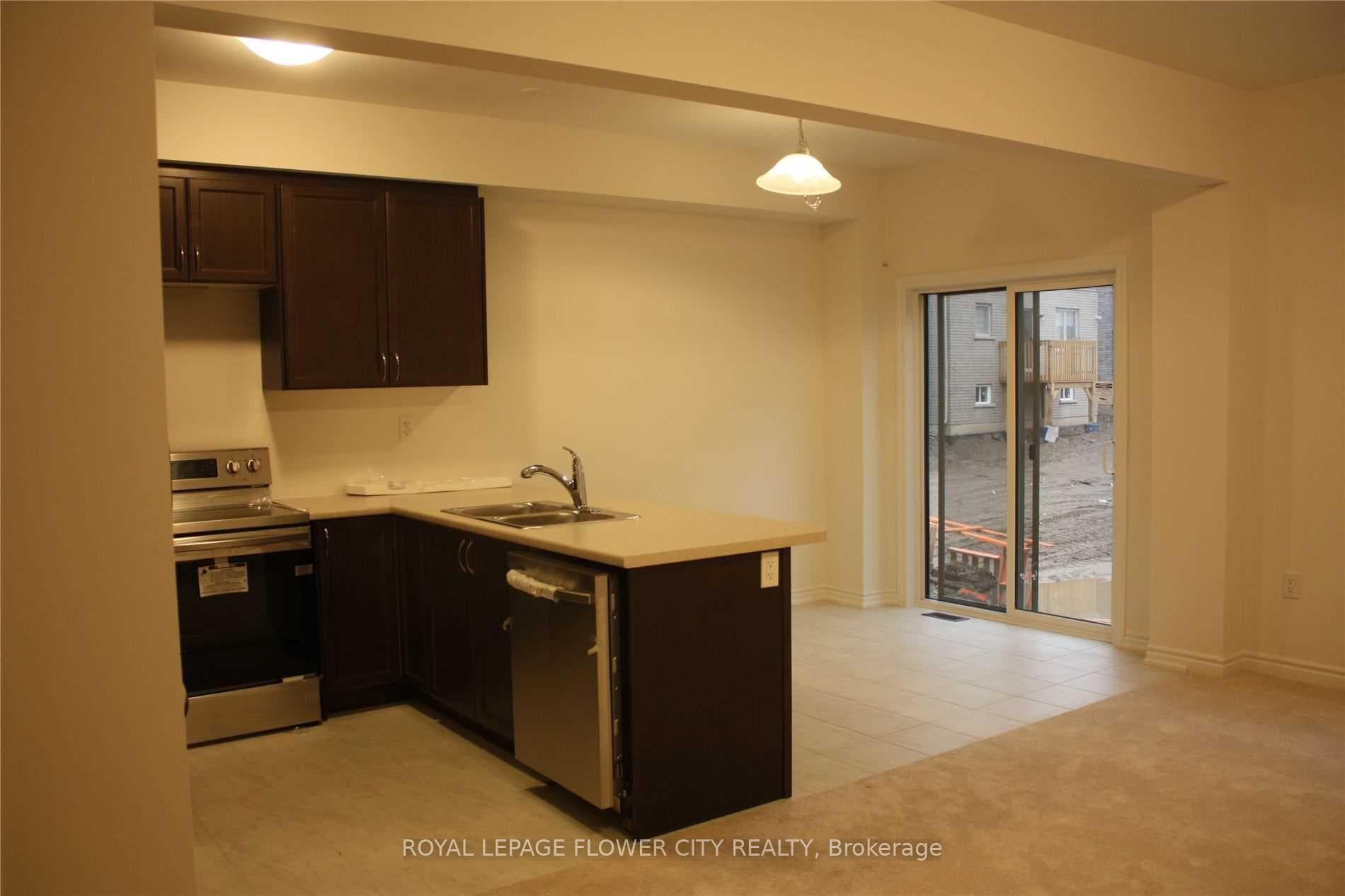103 Flagg Avenue photo 4