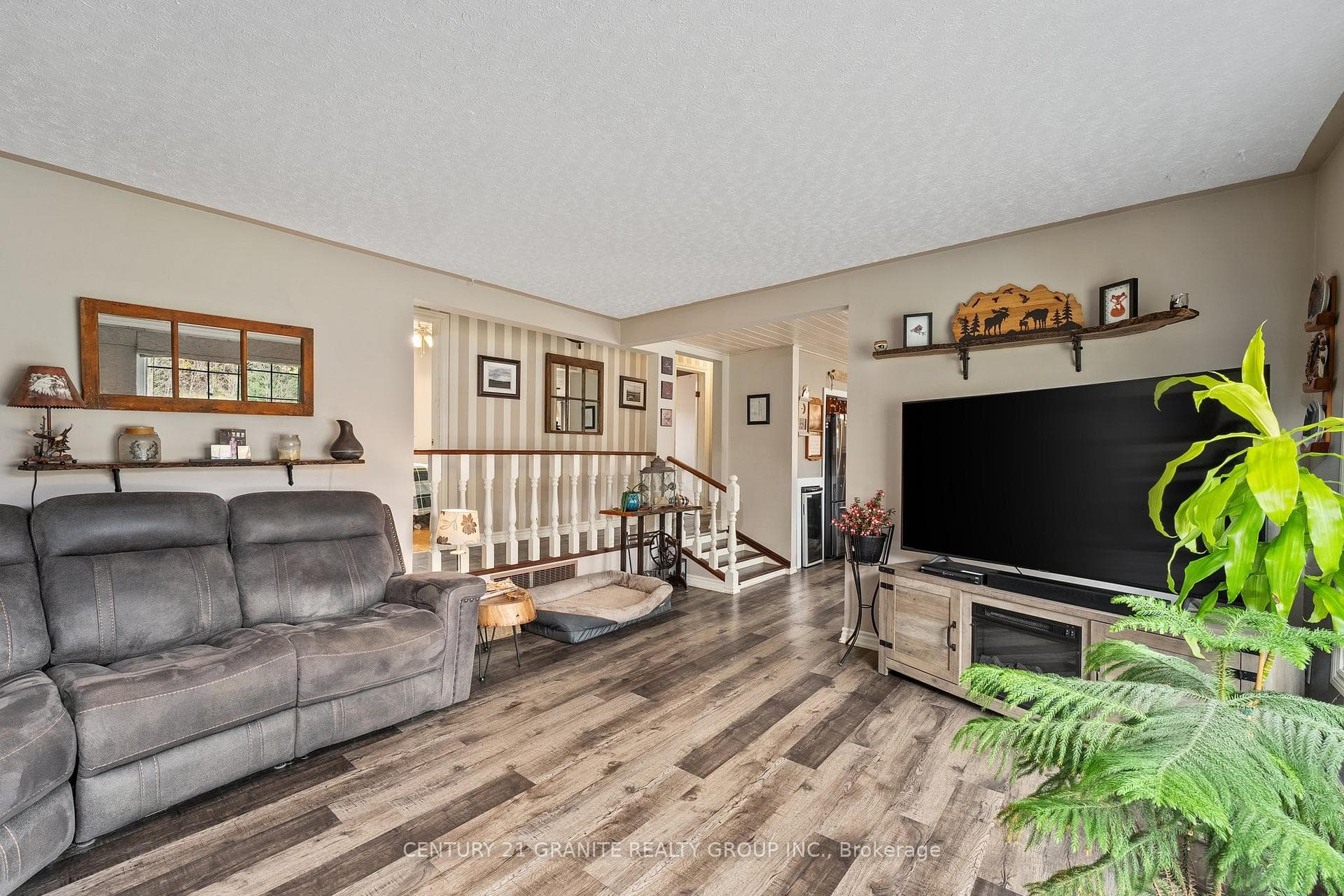 2231 Monck Road photo 9